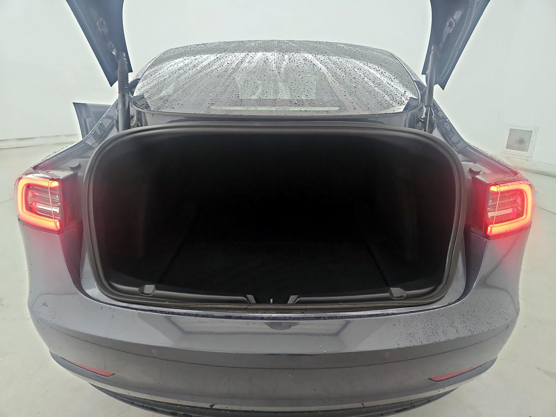 Thumbnail: 2022 Tesla Model 3 - 20