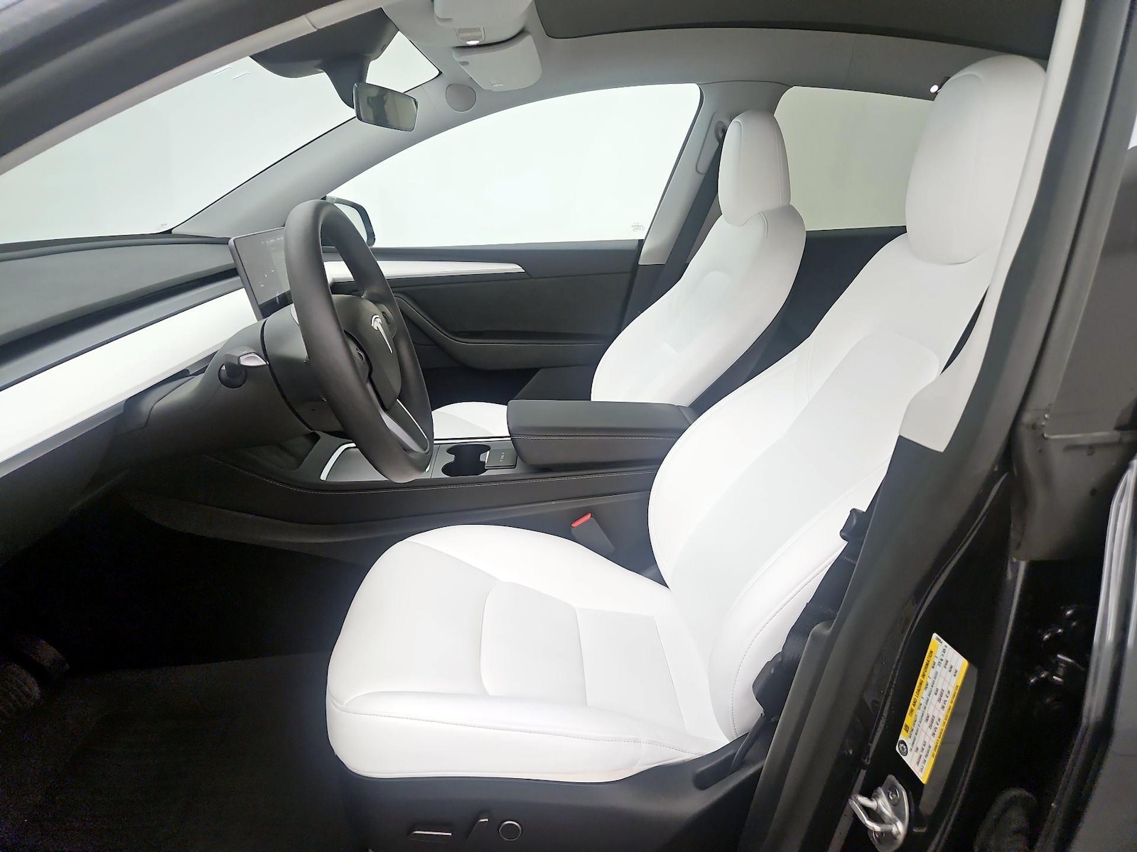 2024 Tesla Model Y Long Range - Photo 12