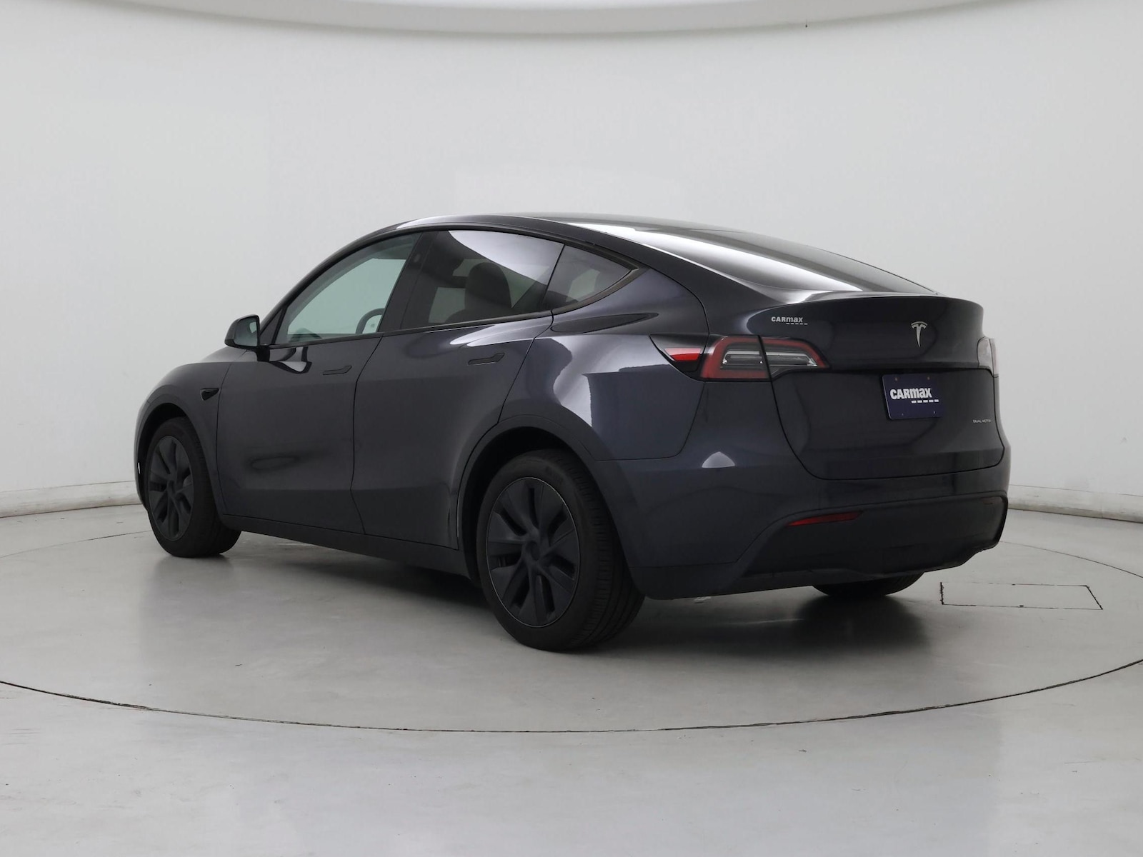 2024 Tesla Model Y Long Range - Photo 3