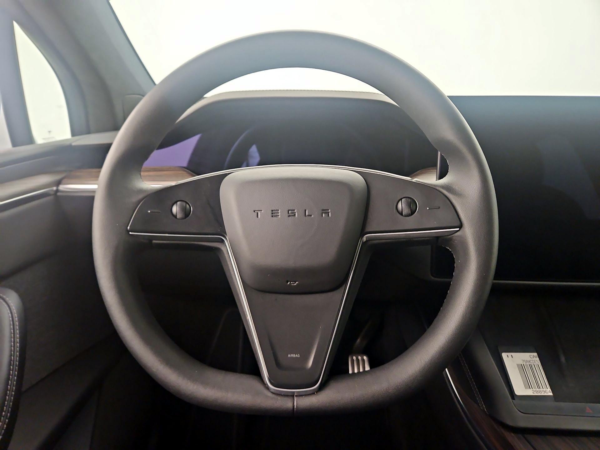 Thumbnail: 2023 Tesla Model X - 10