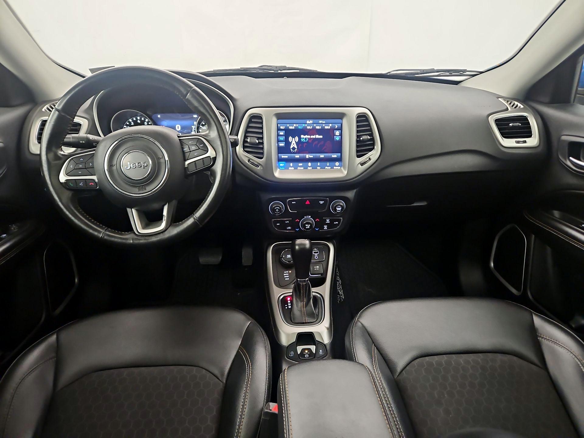 Thumbnail: 2019 Jeep Compass - 9