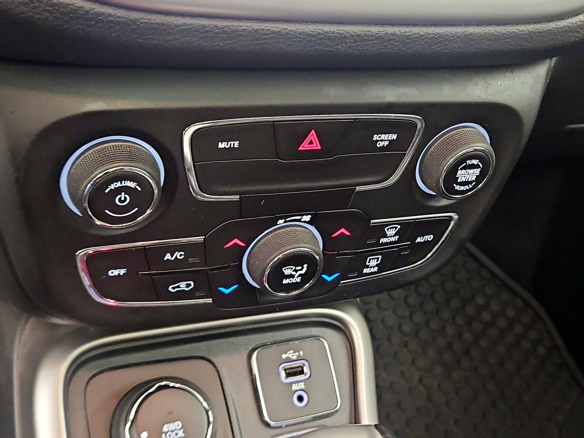 Thumbnail: 2019 Jeep Compass - 16