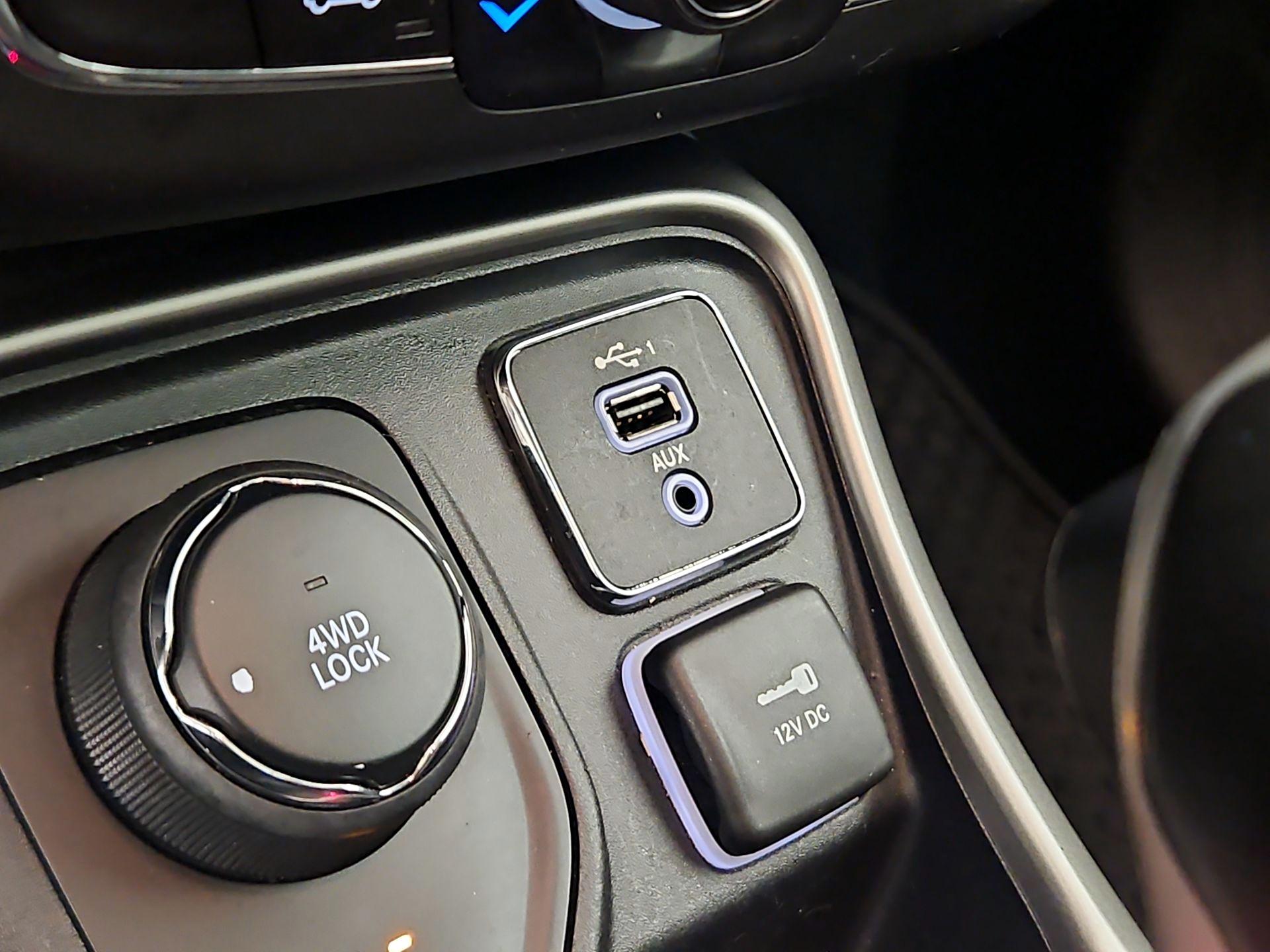 Thumbnail: 2019 Jeep Compass - 18