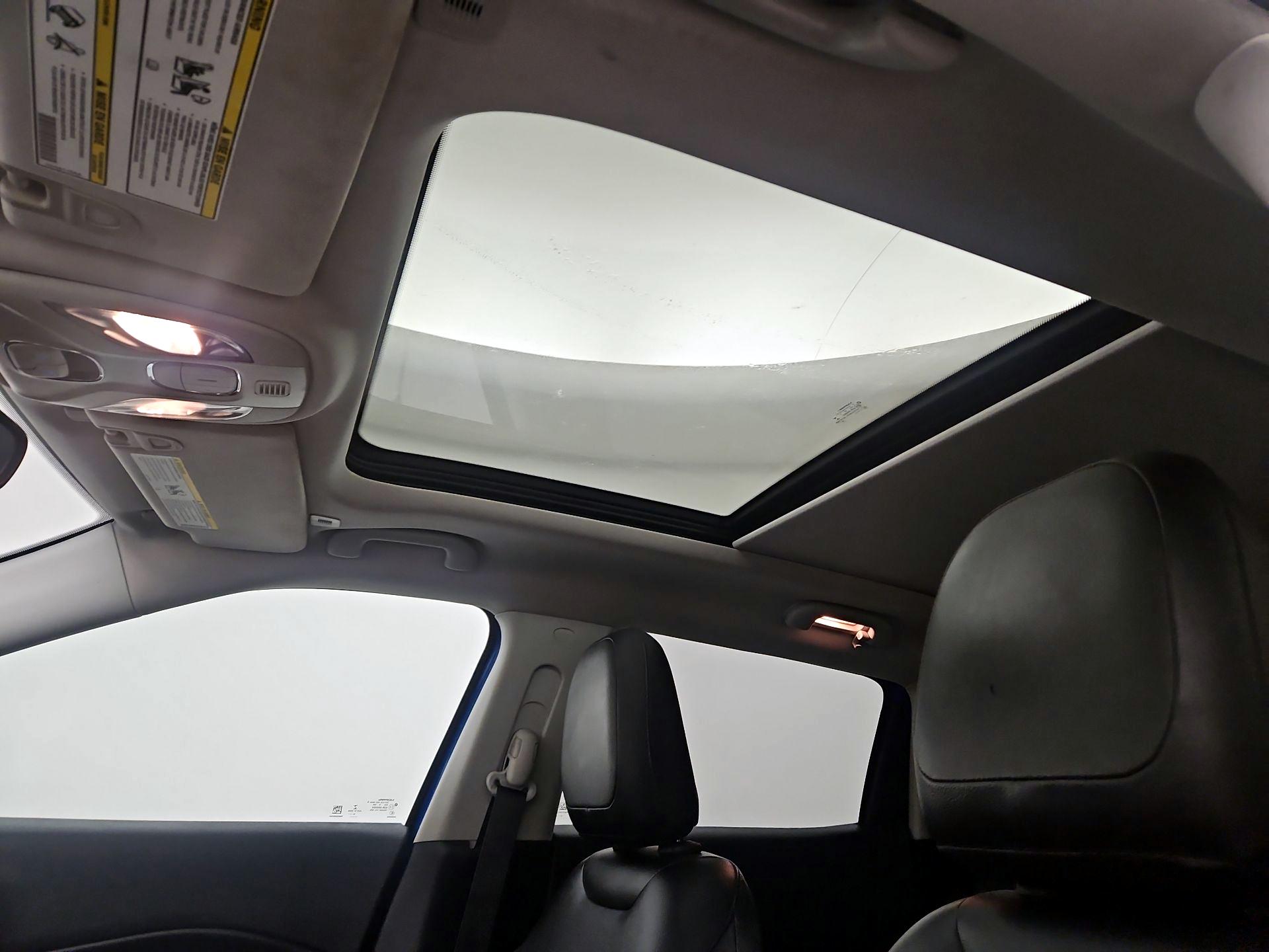 Thumbnail: 2019 Jeep Compass - 19