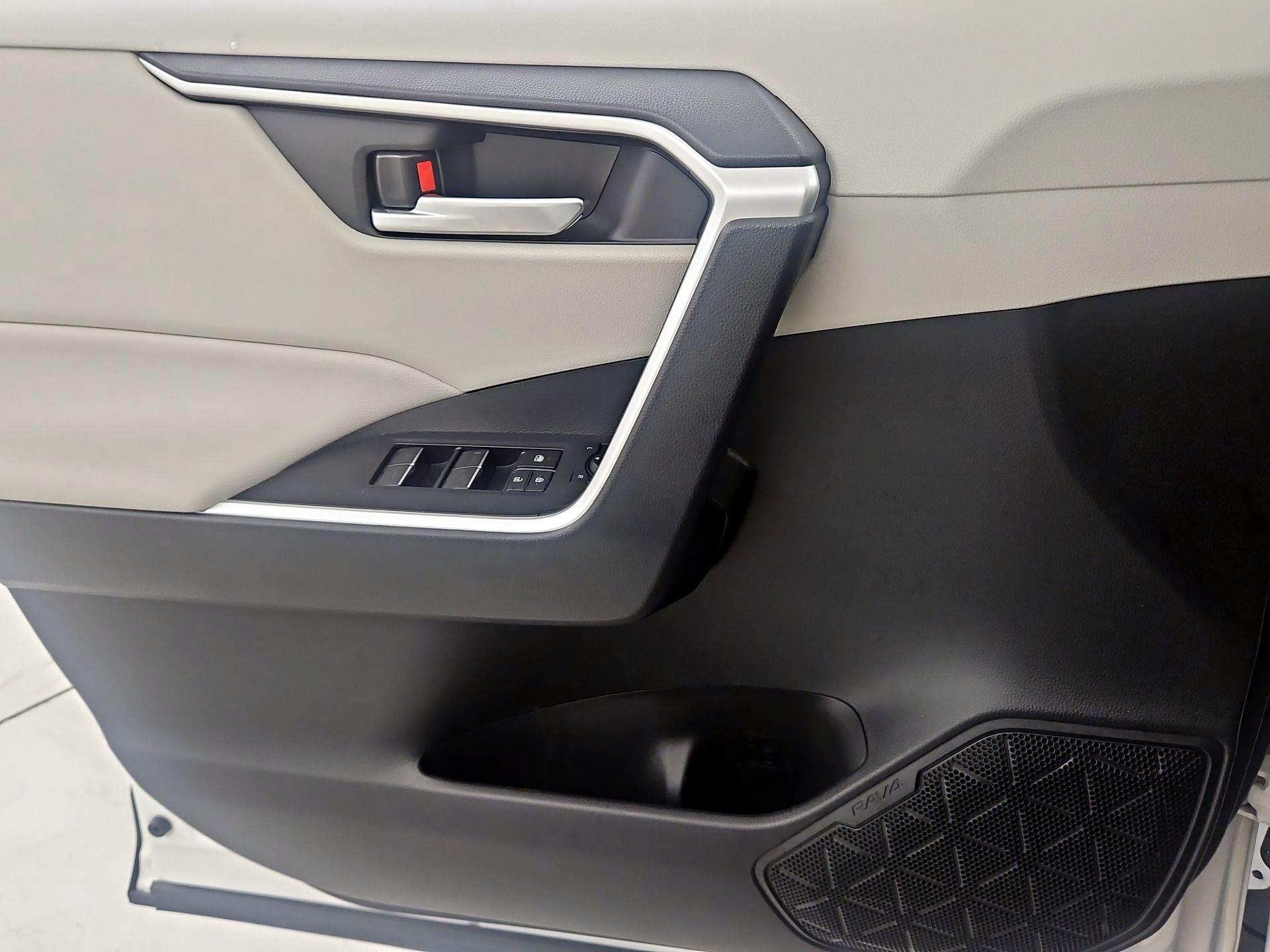 Thumbnail: 2024 Toyota RAV4 - 12