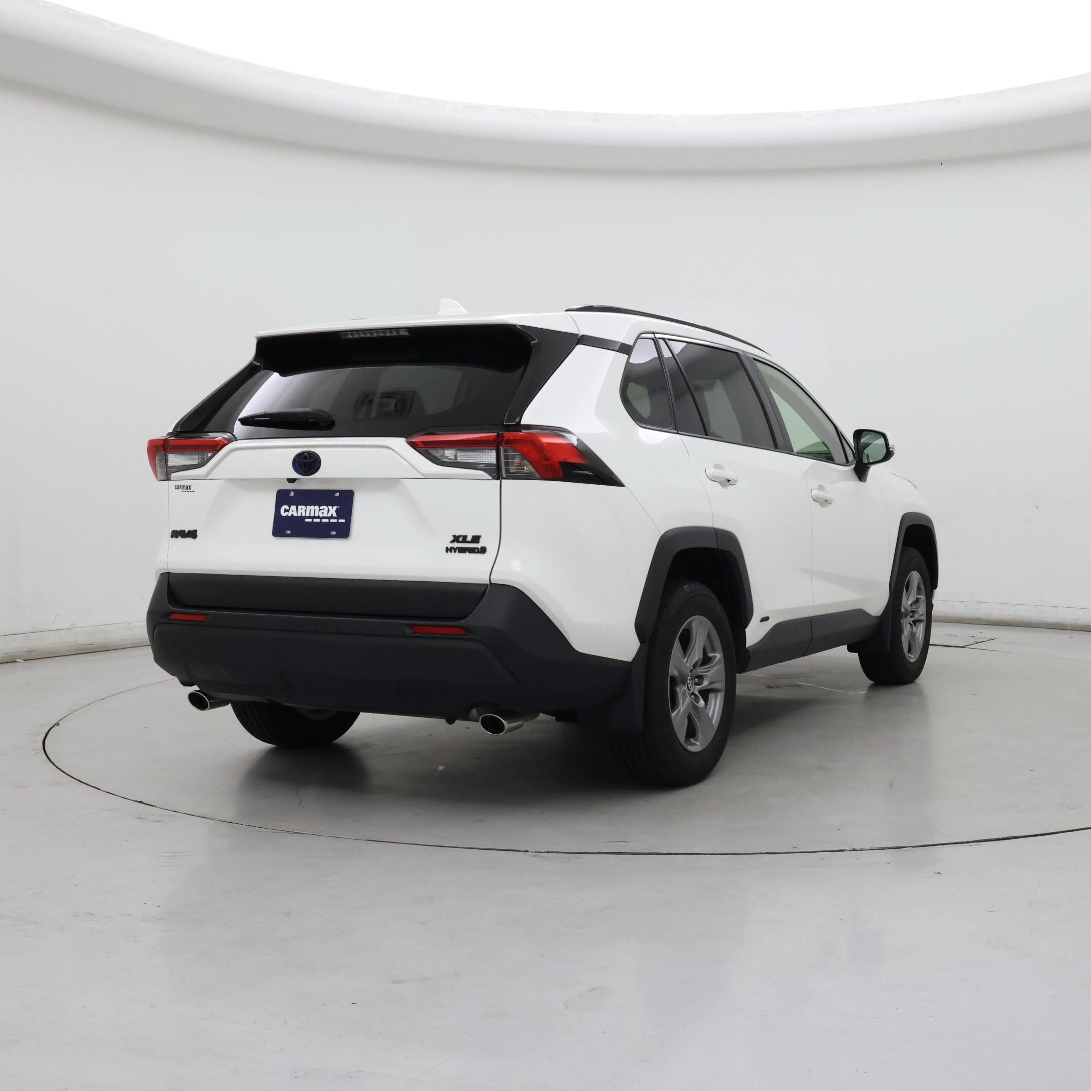 Thumbnail: 2024 Toyota RAV4 - 8