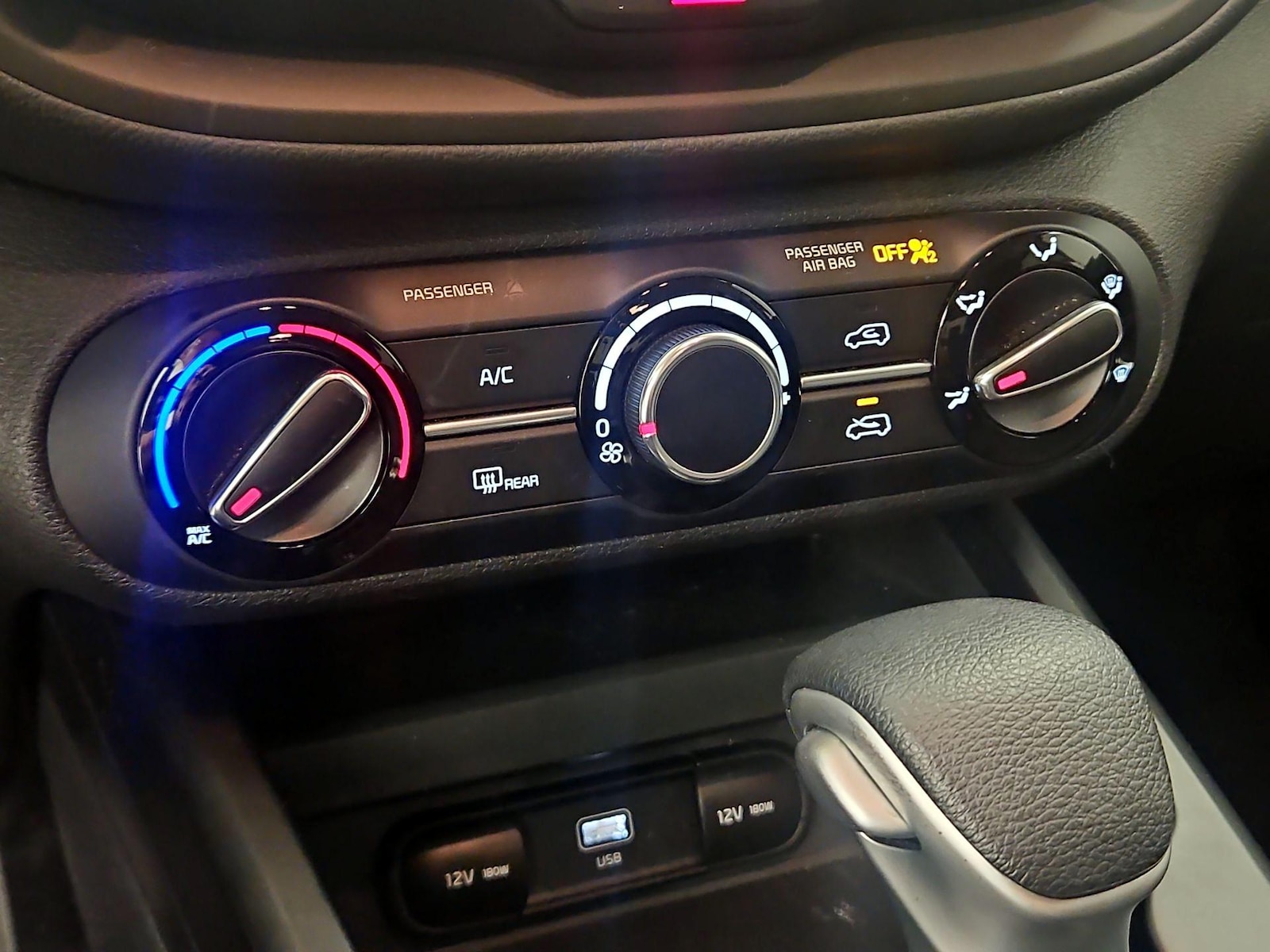 2023 Kia Soul LX - Photo 17