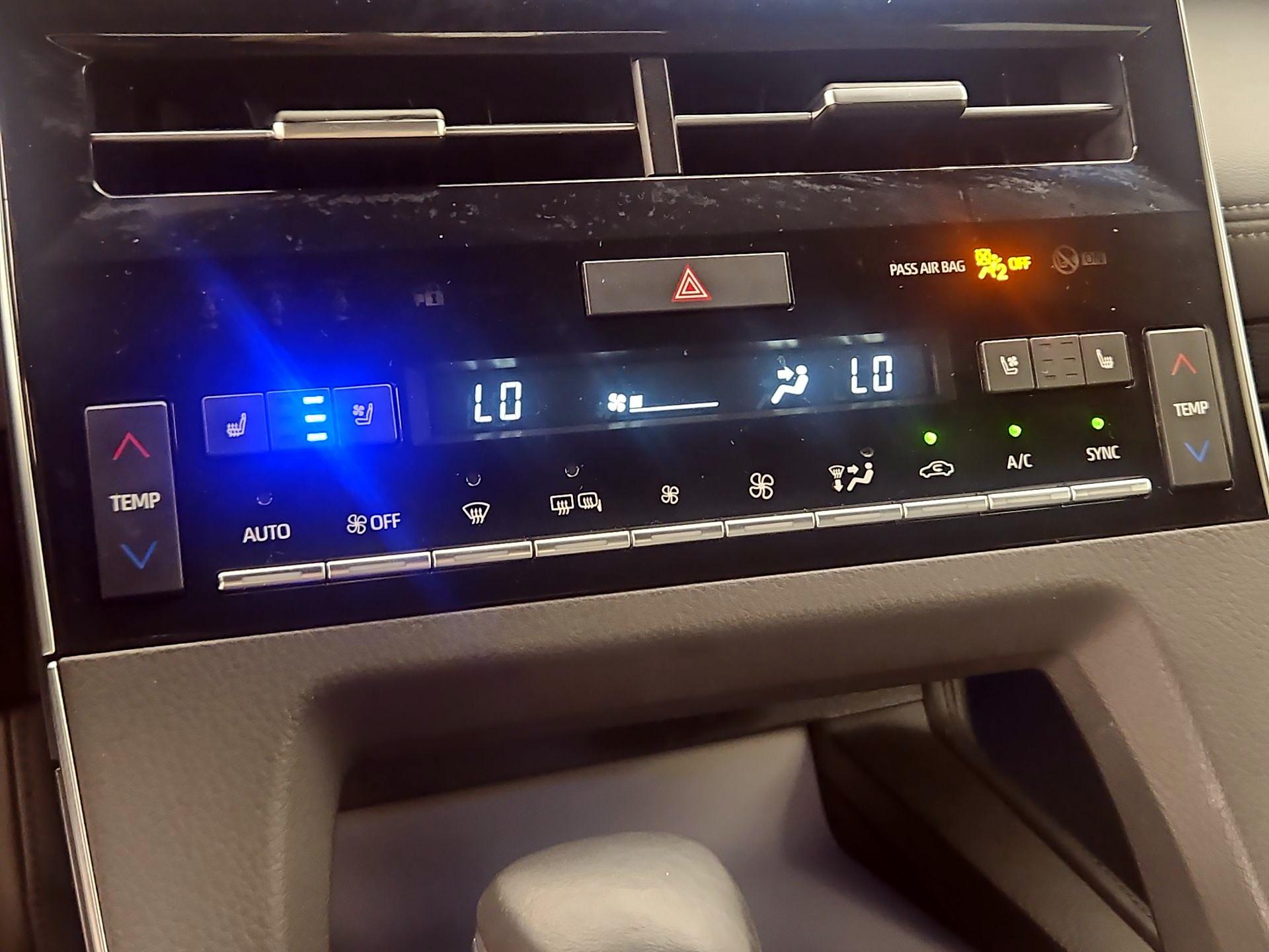 Thumbnail: 2019 Toyota Avalon - 17