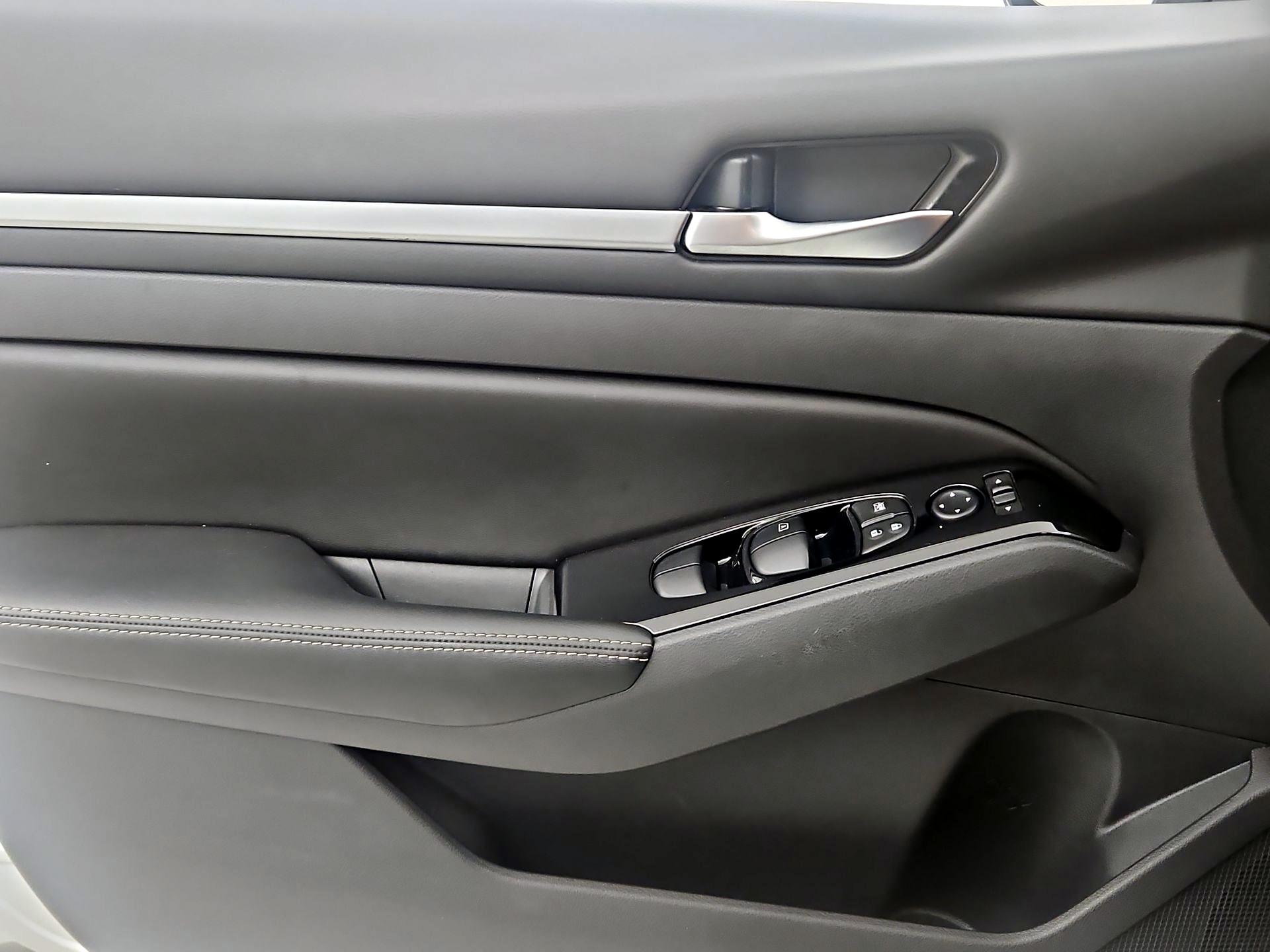 Thumbnail: 2023 Nissan Altima - 12