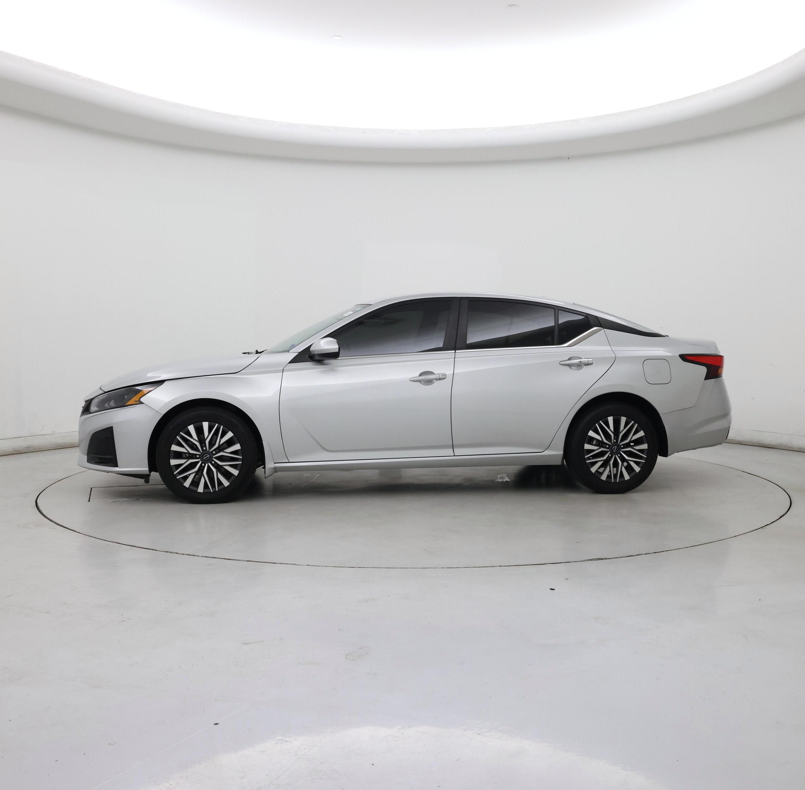 Thumbnail: 2023 Nissan Altima - 3