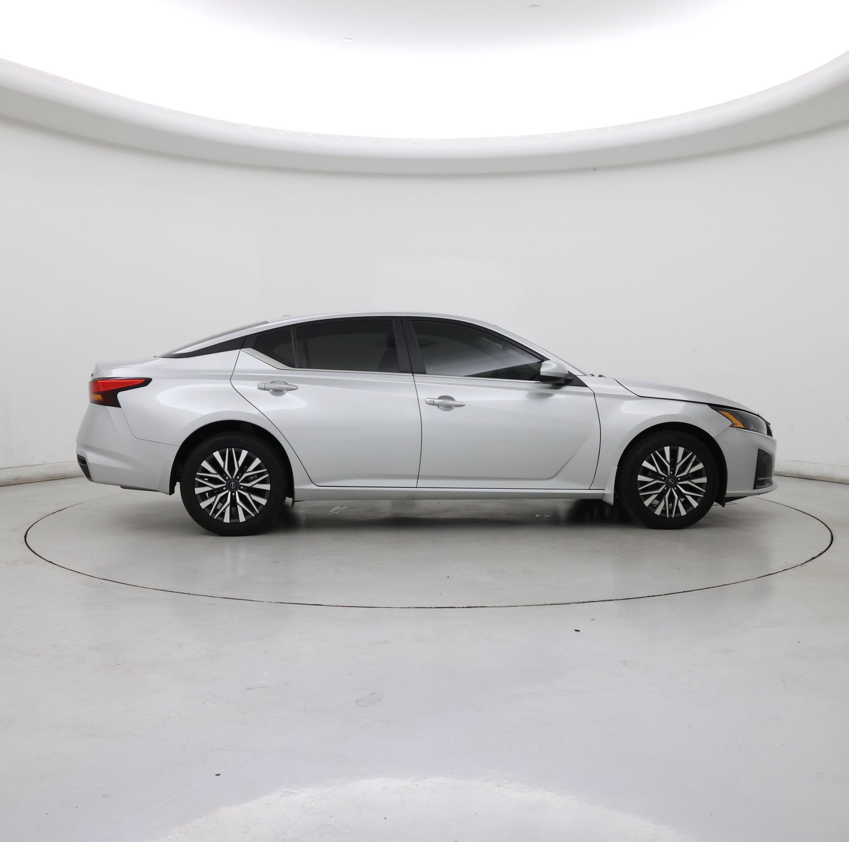 Thumbnail: 2023 Nissan Altima - 7