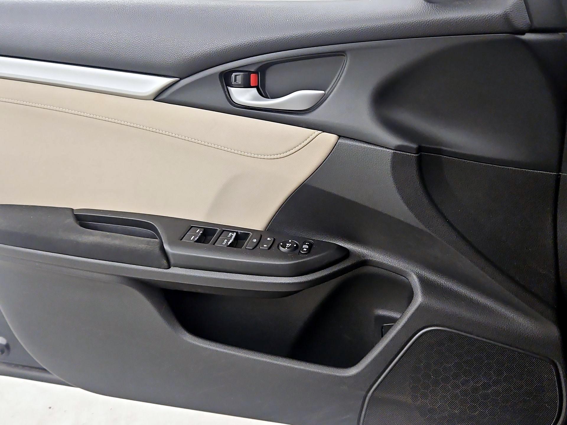 Thumbnail: 2016 Honda Civic - 12