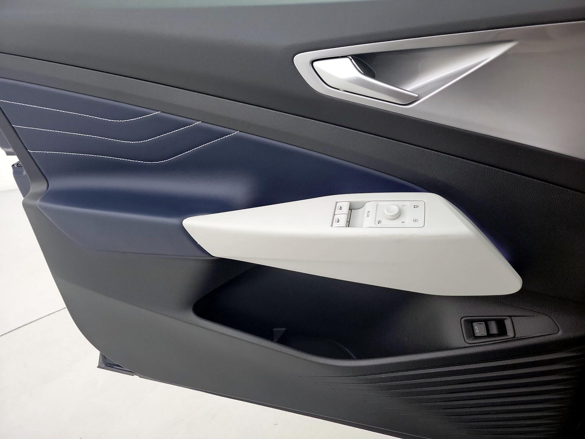 Thumbnail: 2023 Volkswagen ID.4 - 12