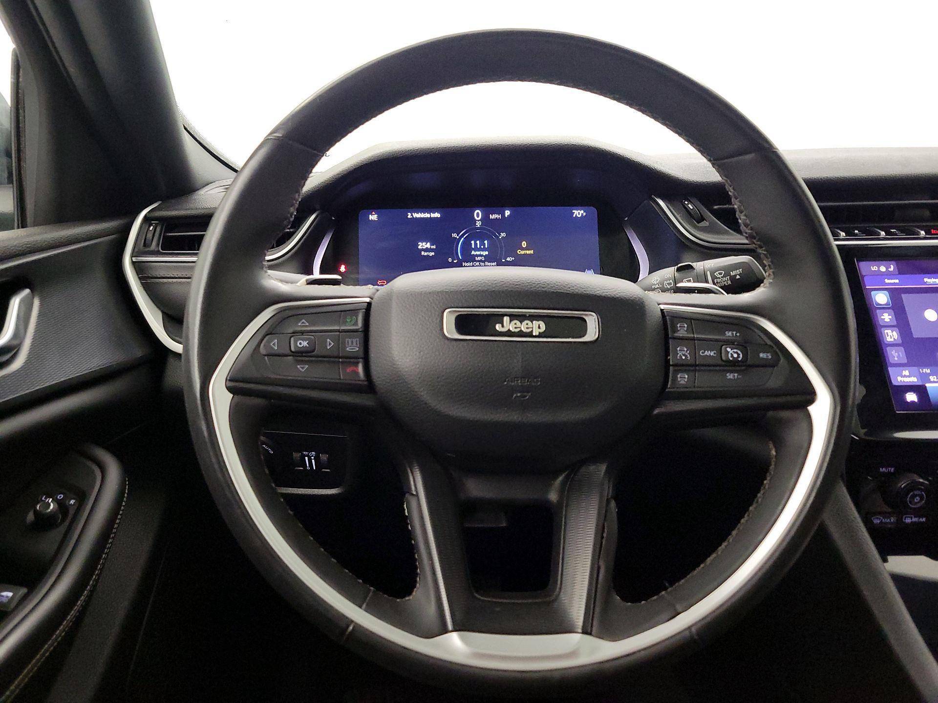 Thumbnail: 2023 Jeep Grand Cherokee - 10