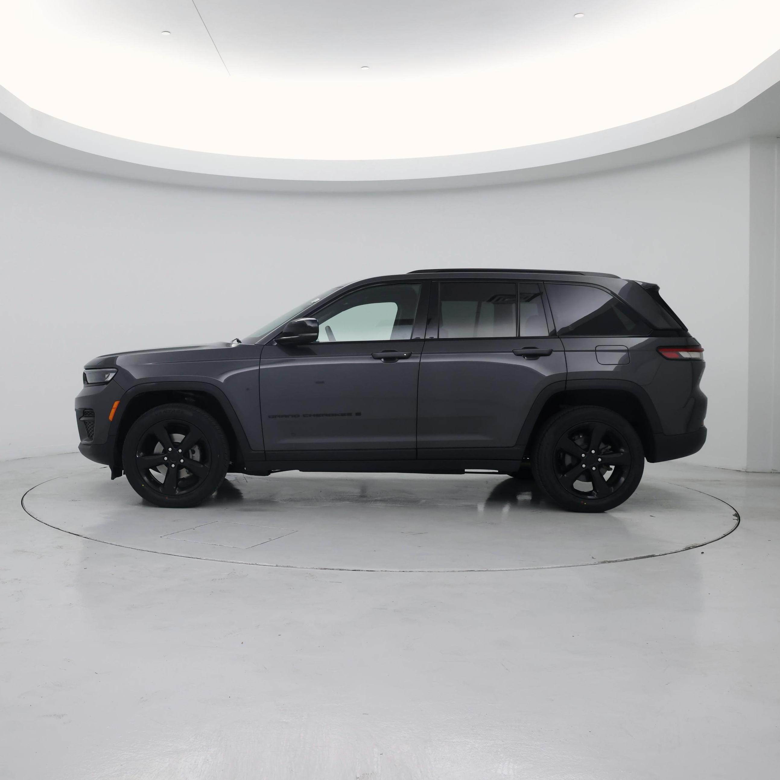 Thumbnail: 2023 Jeep Grand Cherokee - 3