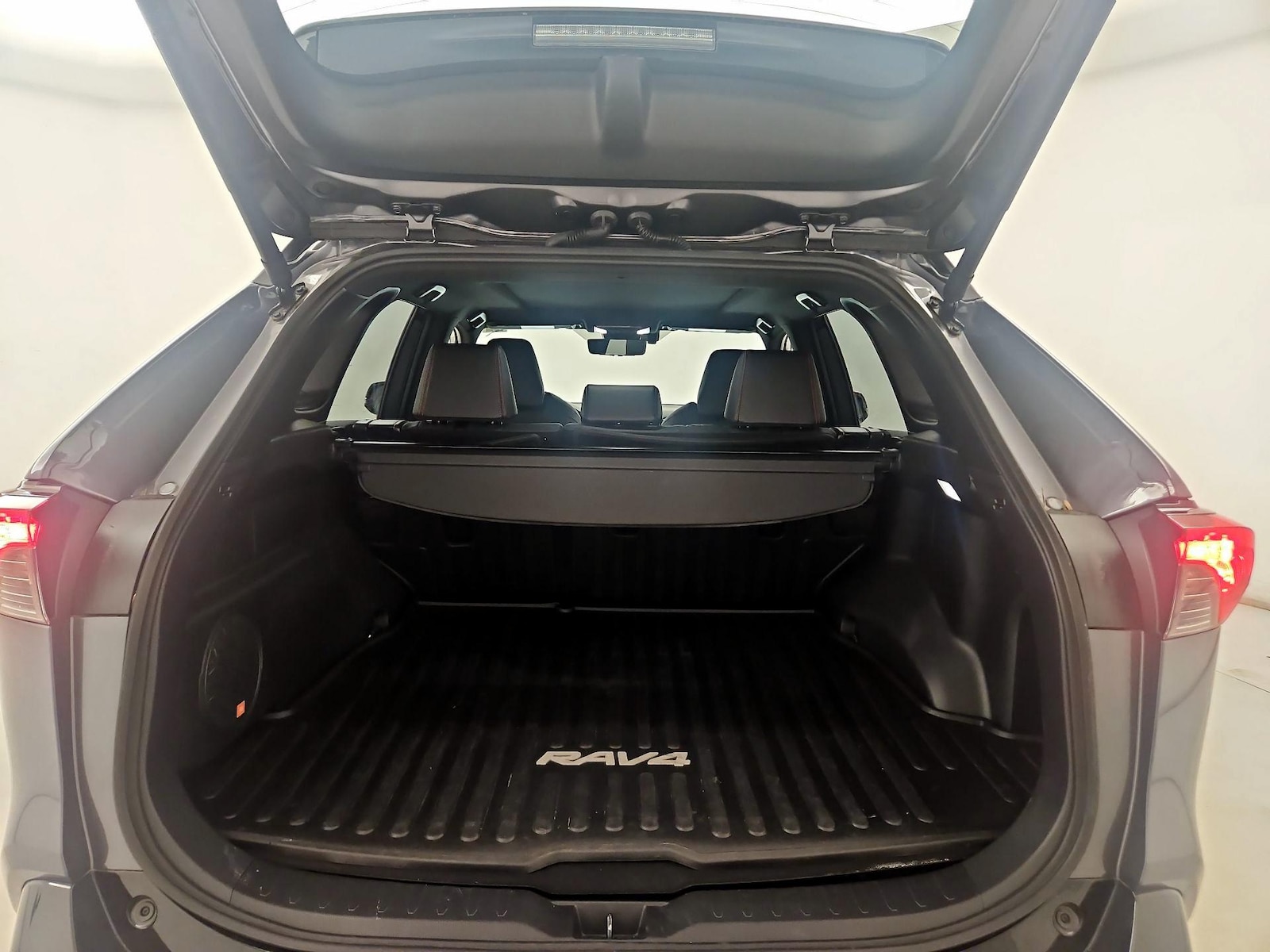 2024 Toyota RAV4 XSE - Photo 22