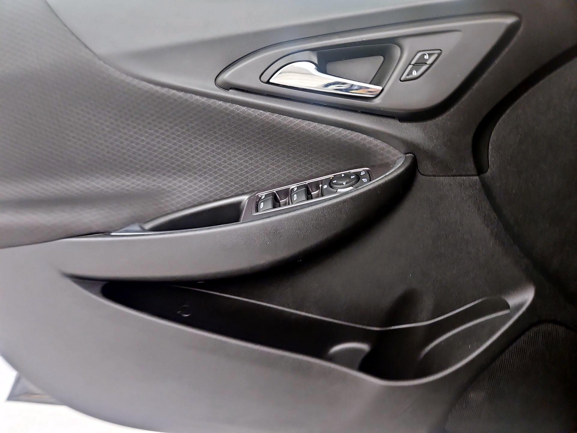 Thumbnail: 2021 Chevrolet Malibu - 12