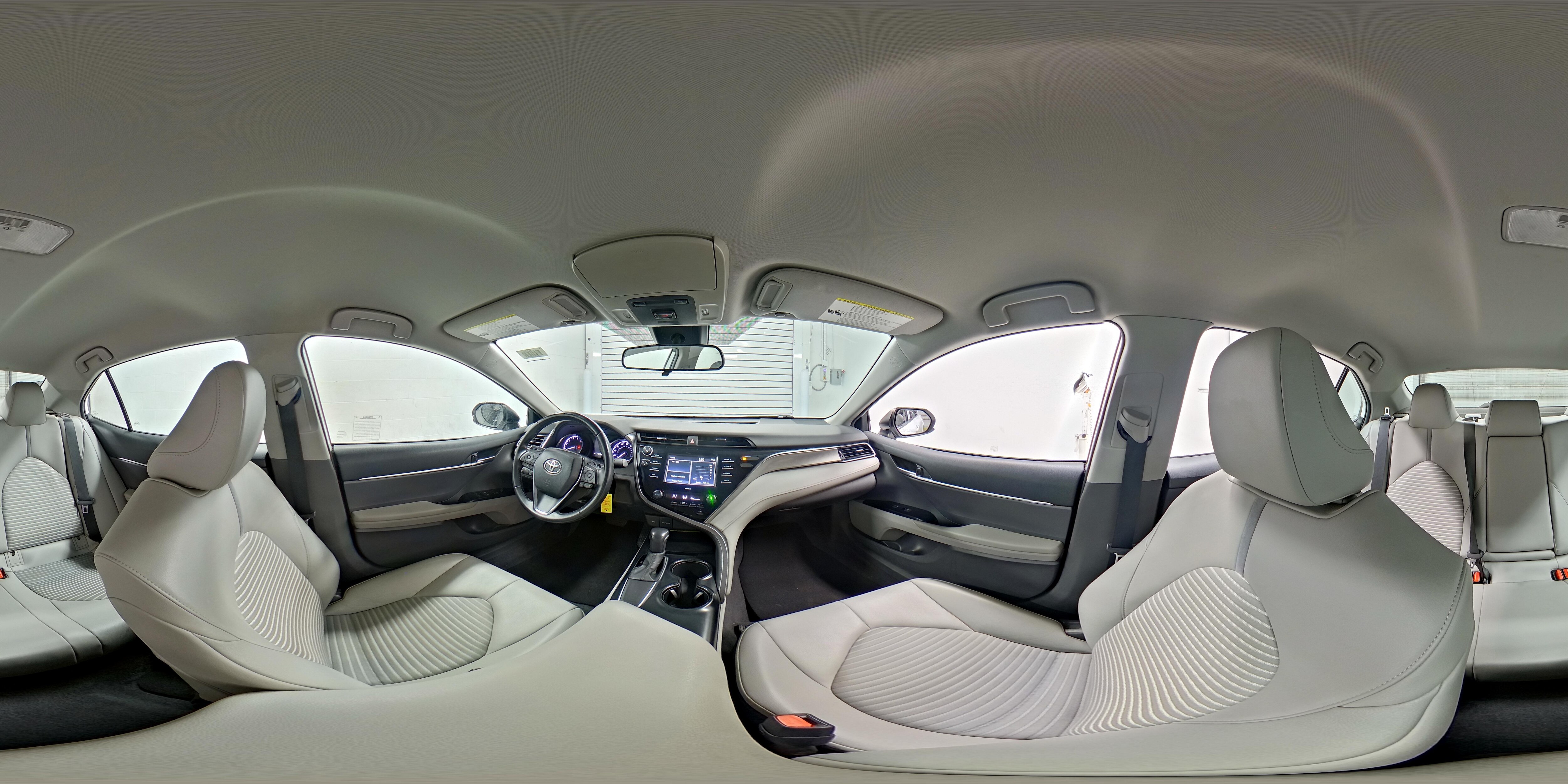 2020 Toyota Camry SE - Photo 21