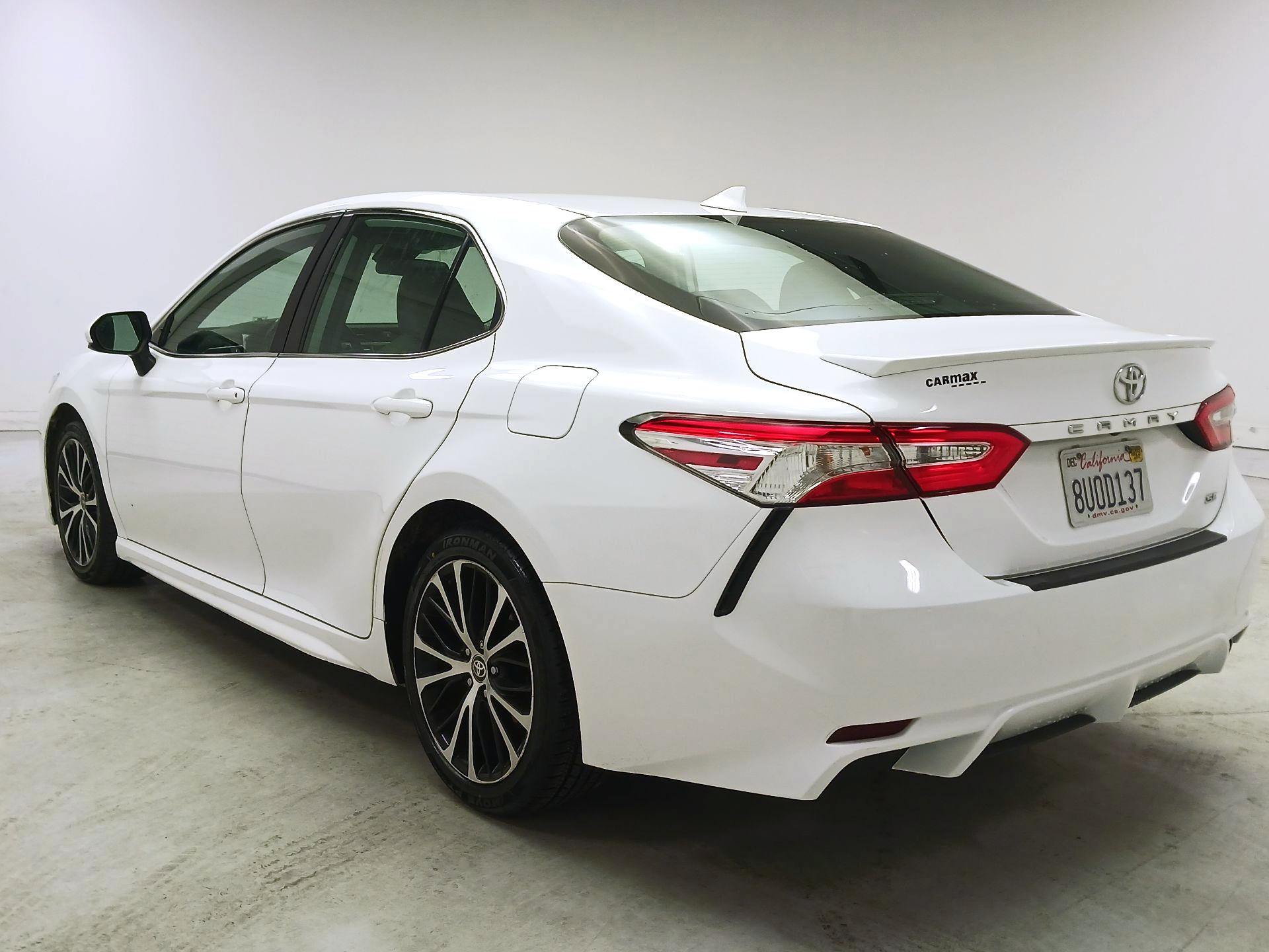 Thumbnail: 2020 Toyota Camry - 7