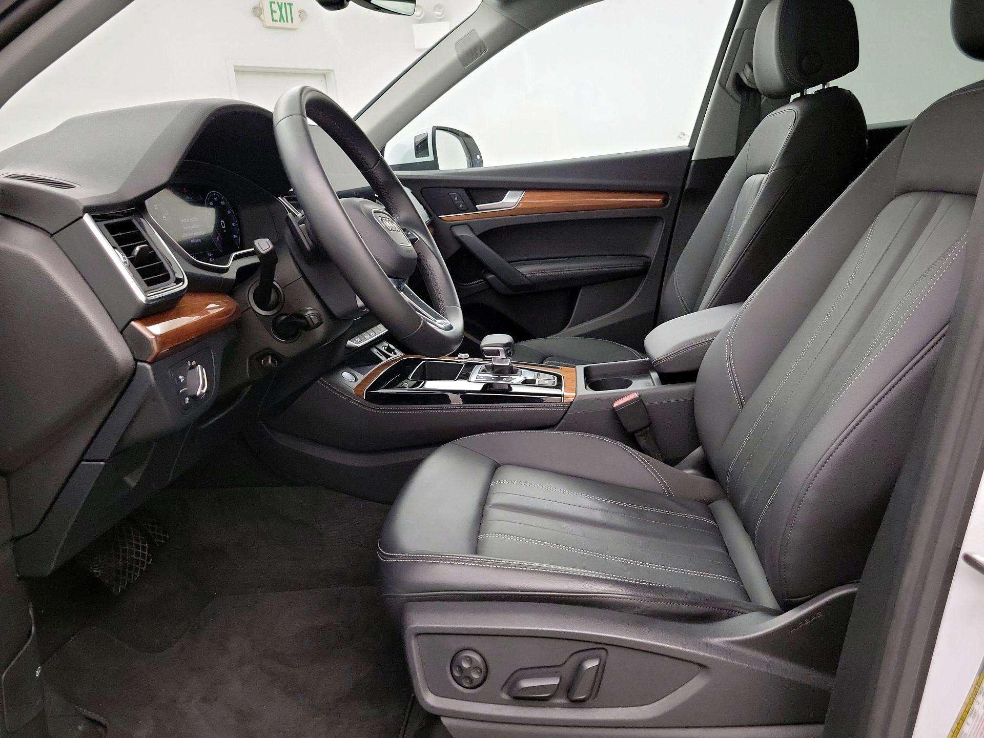 Thumbnail: 2023 Audi Q5 - 11