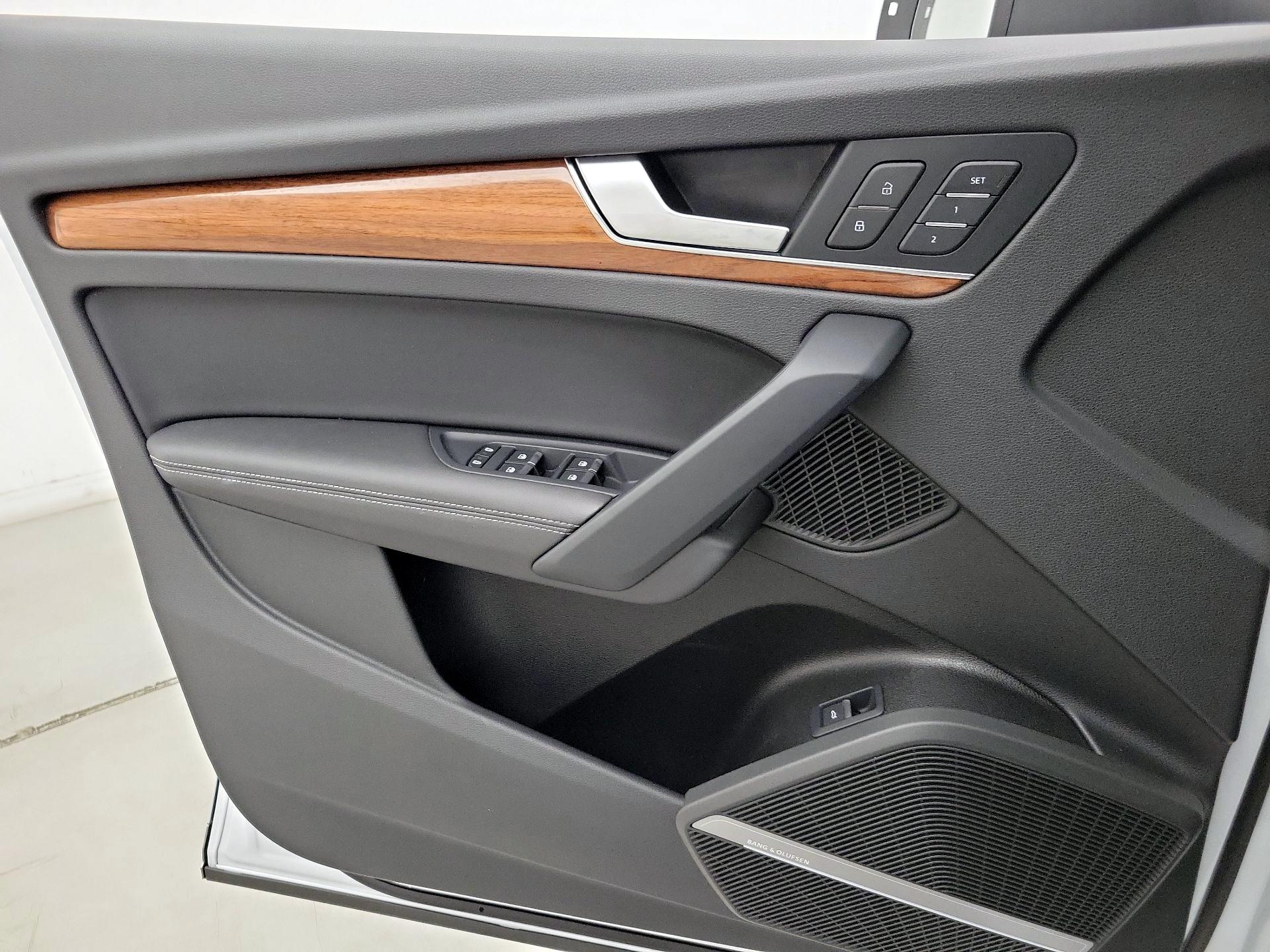 Thumbnail: 2023 Audi Q5 - 12