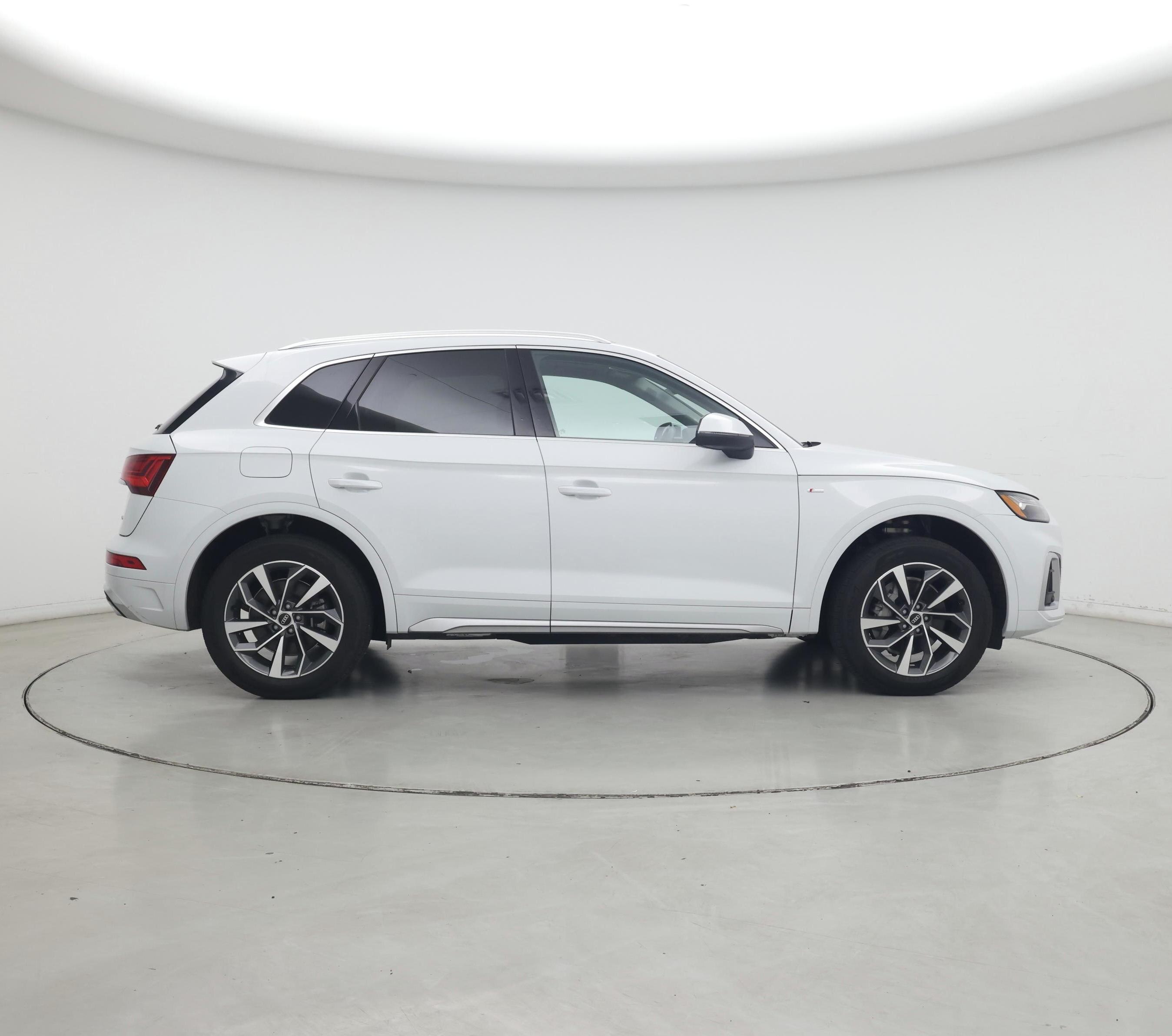 Thumbnail: 2023 Audi Q5 - 7