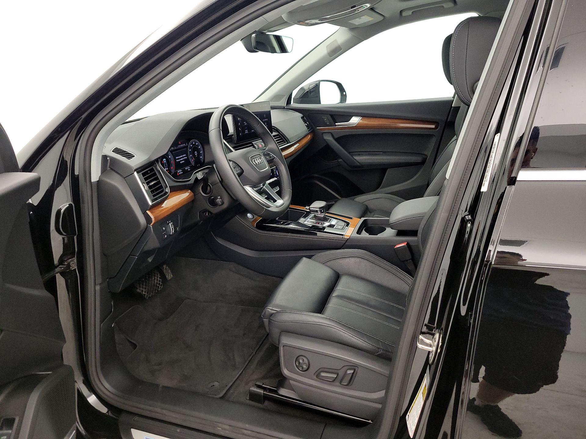 Thumbnail: 2023 Audi Q5 - 11