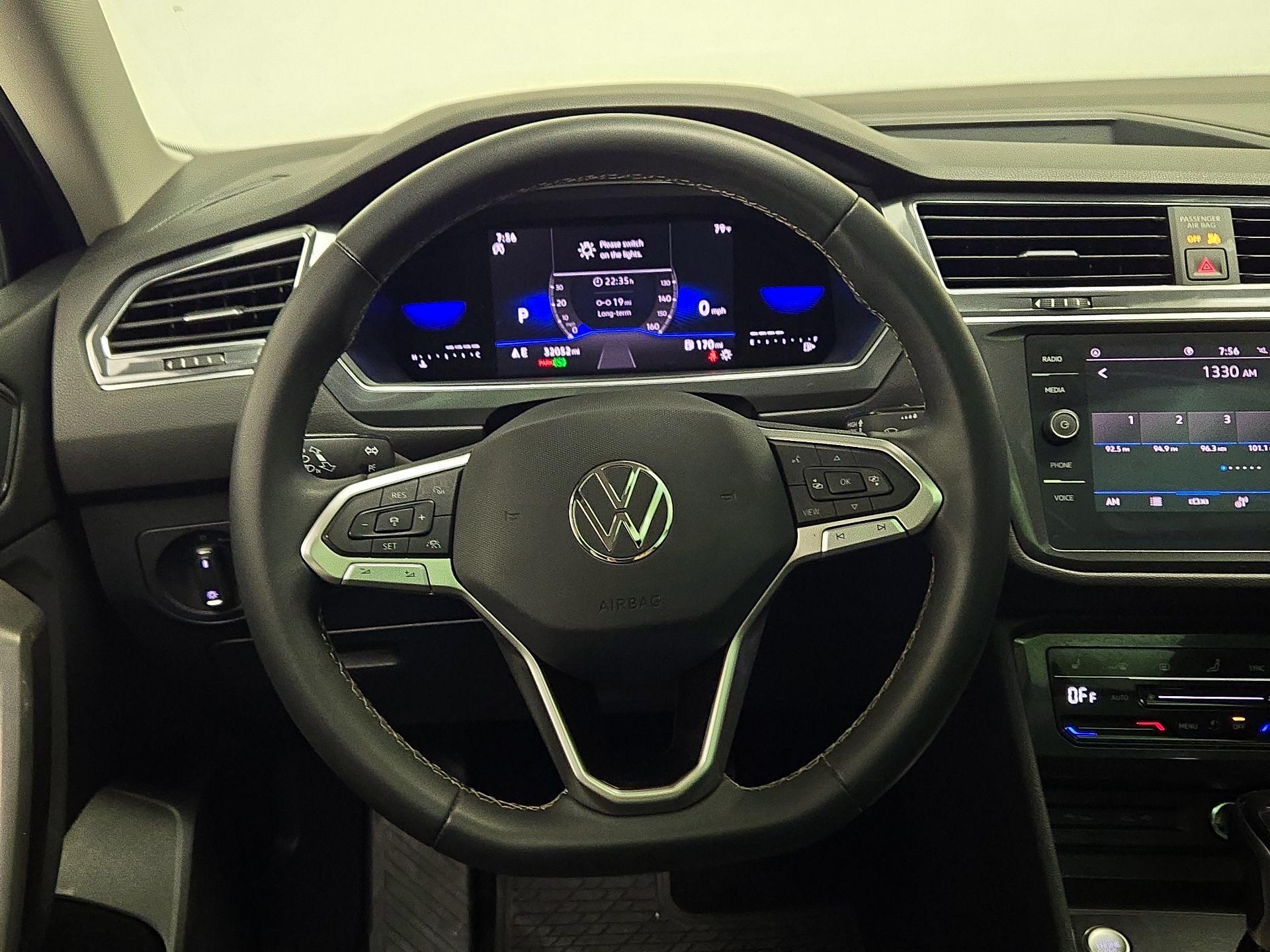 Thumbnail: 2023 Volkswagen Tiguan - 10