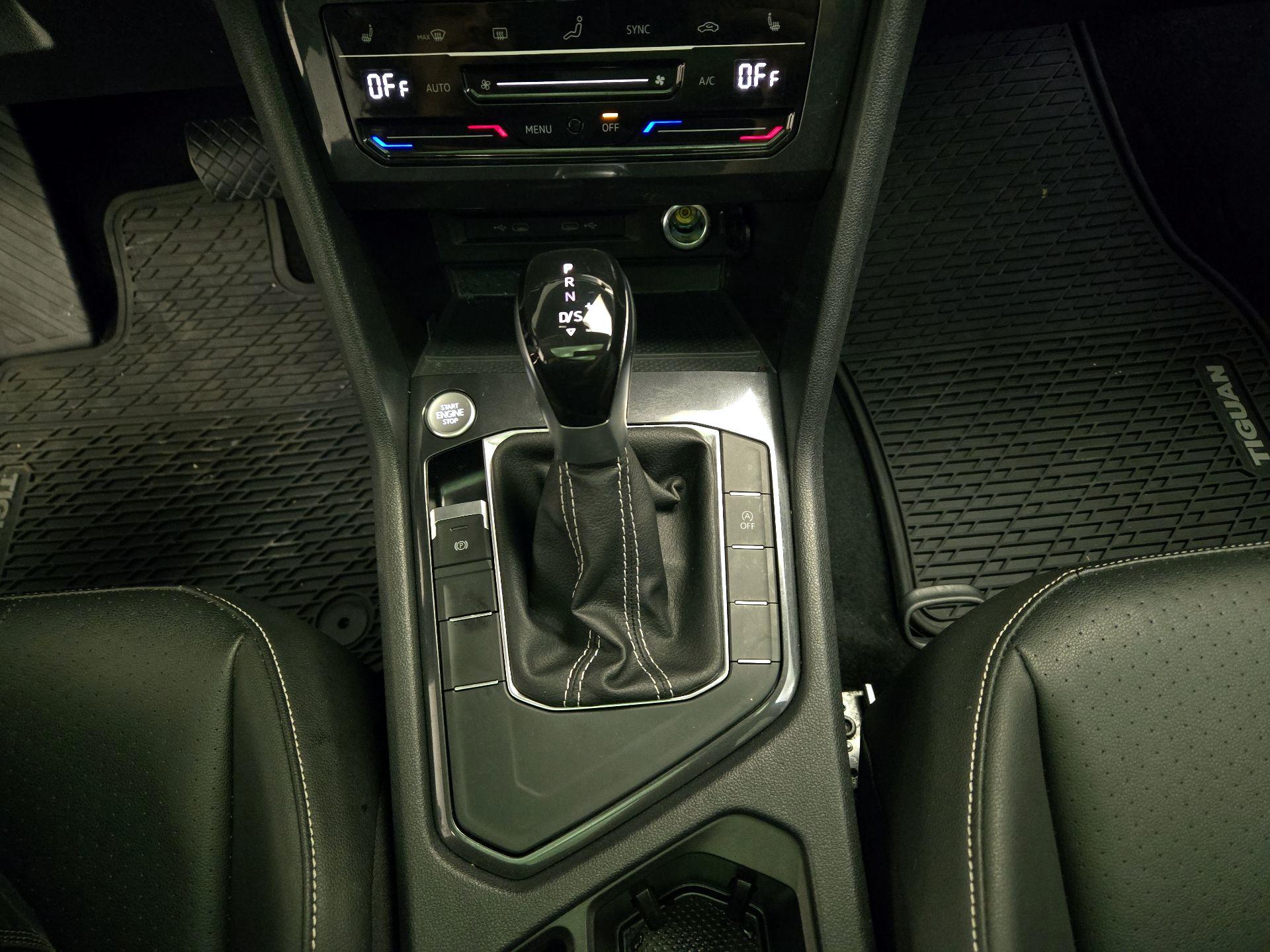 Thumbnail: 2023 Volkswagen Tiguan - 17