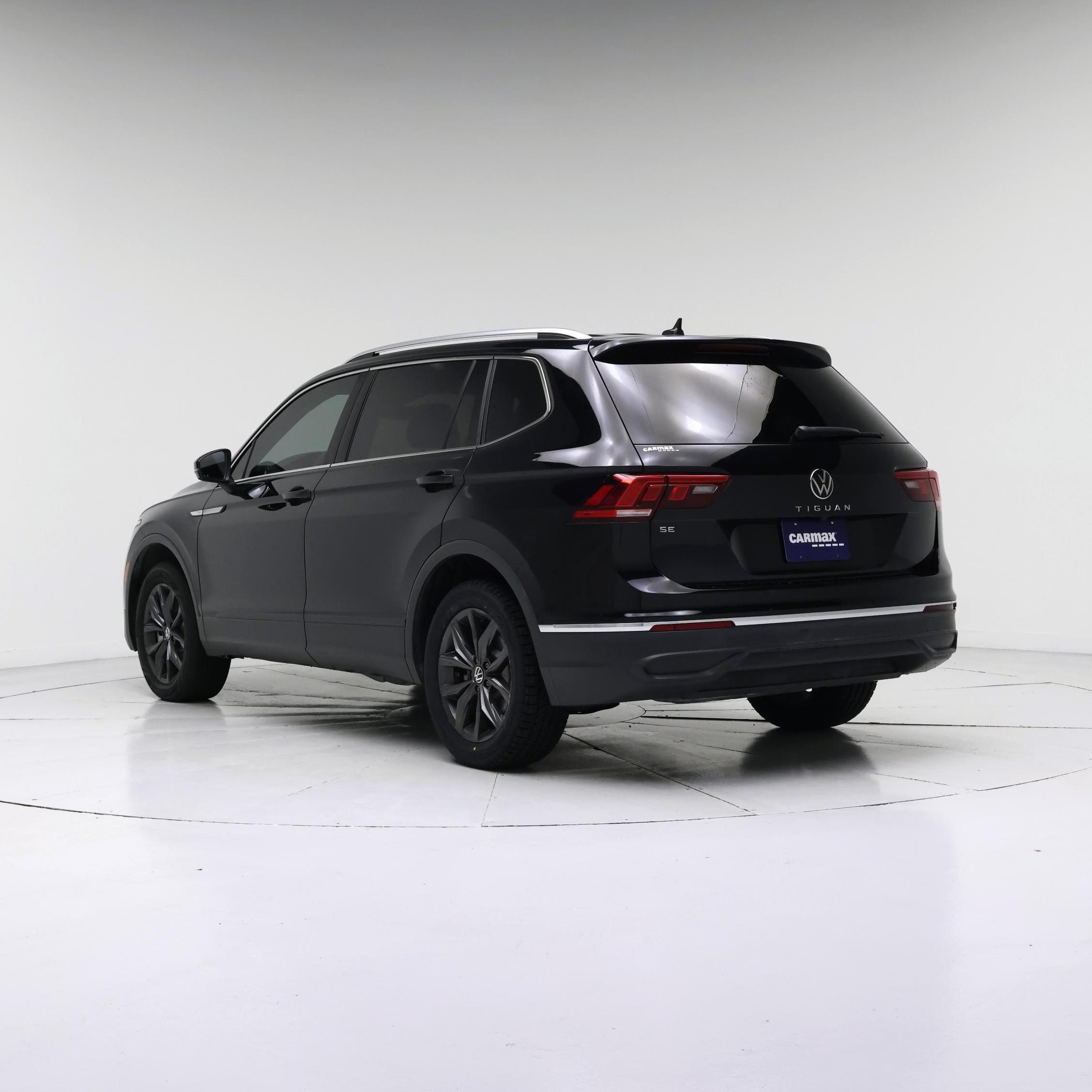 Thumbnail: 2023 Volkswagen Tiguan - 2