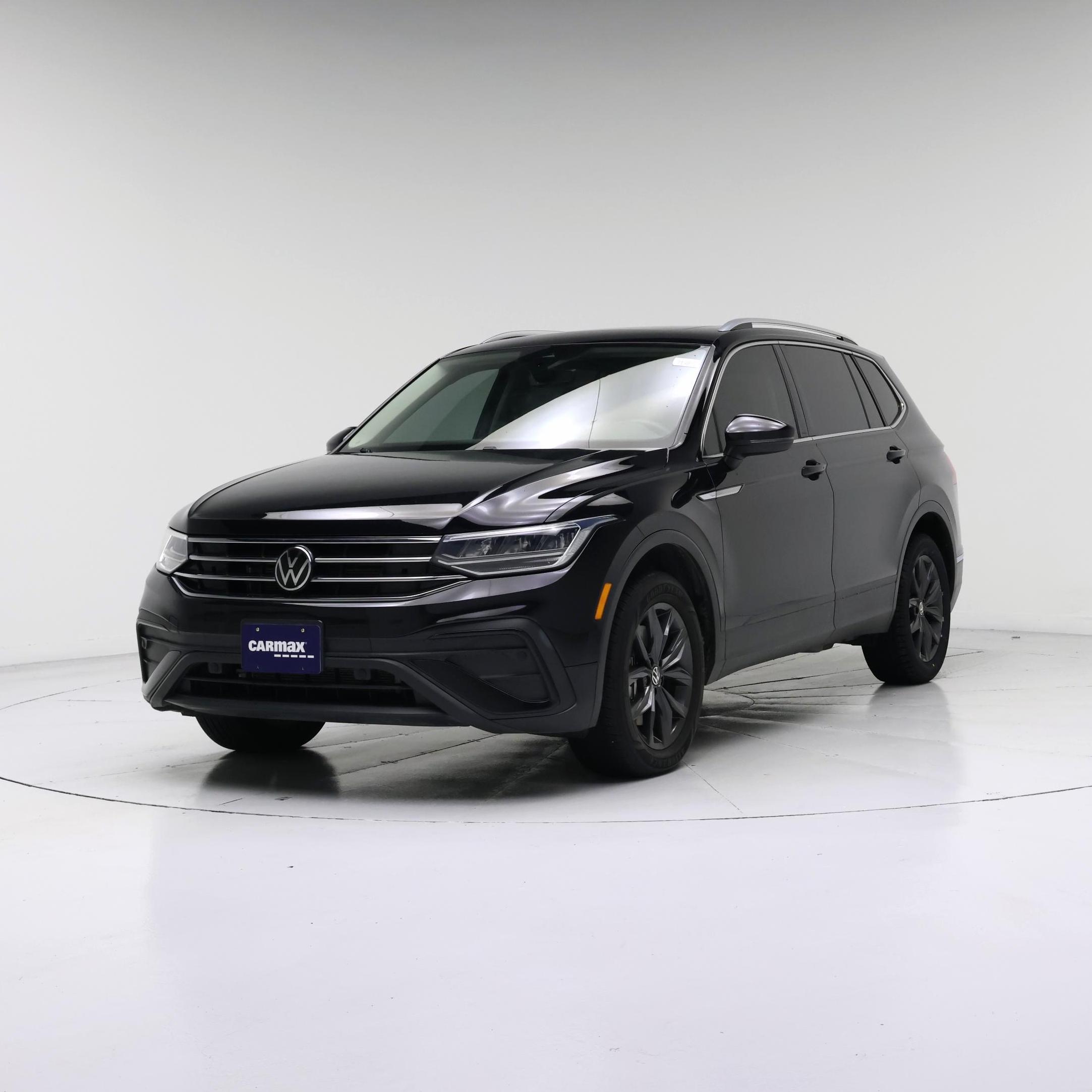 Thumbnail: 2023 Volkswagen Tiguan - 4