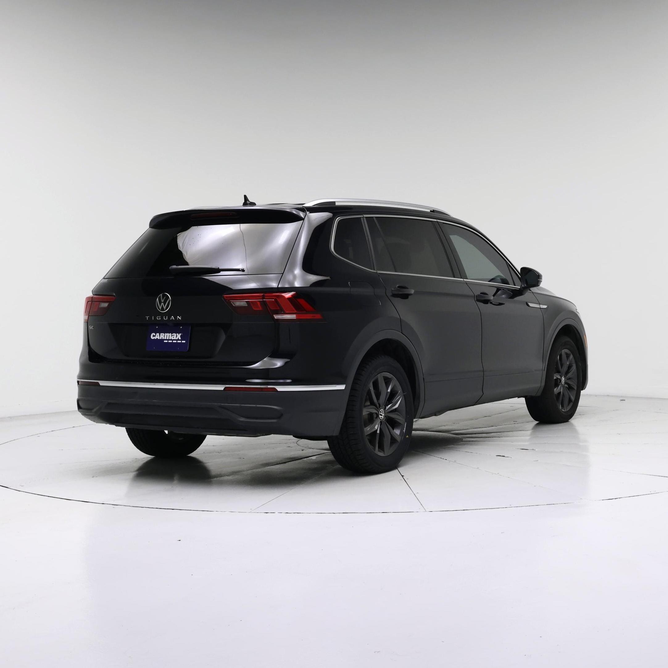 Thumbnail: 2023 Volkswagen Tiguan - 8