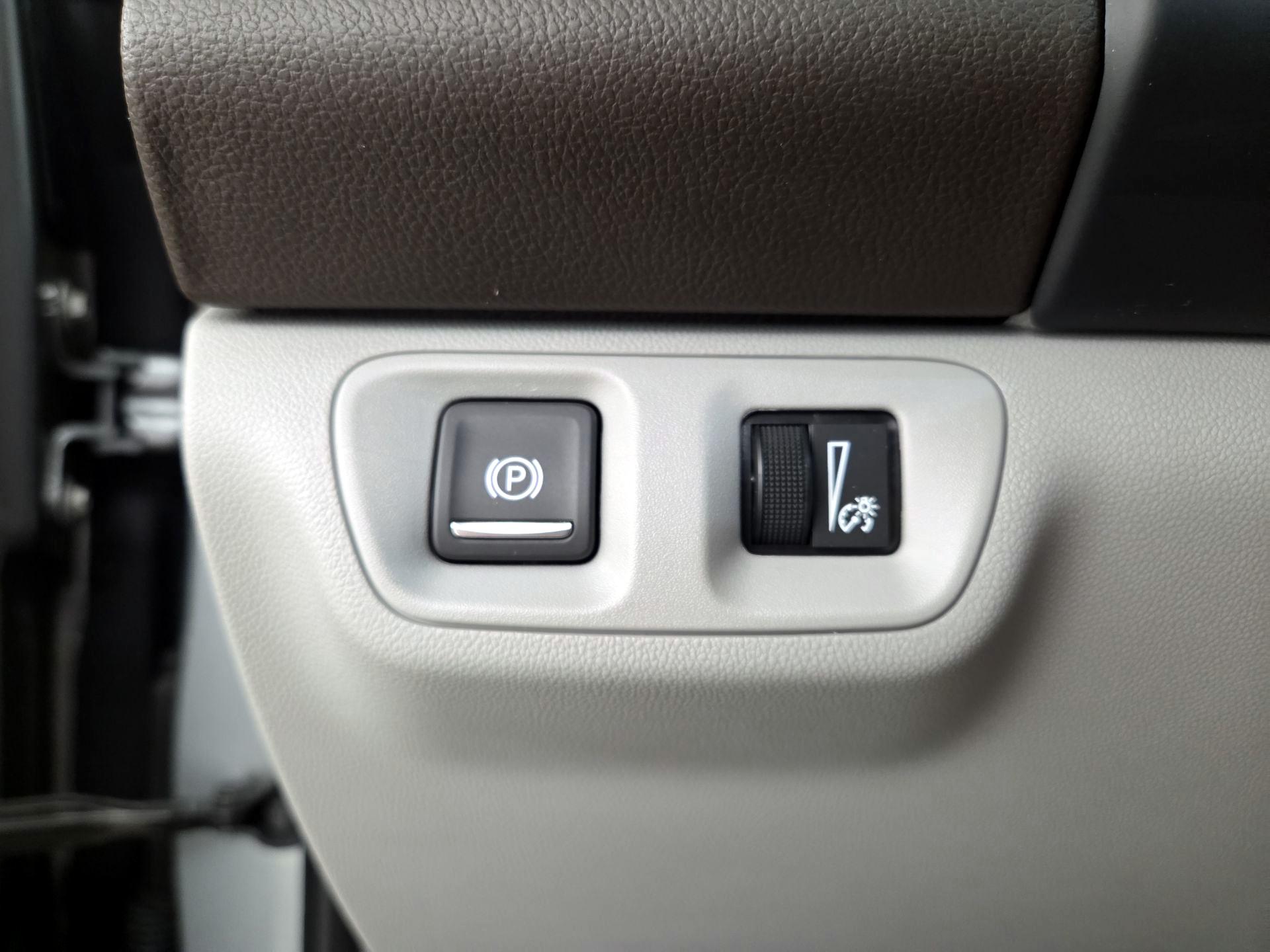 Thumbnail: 2023 GMC Acadia - 13