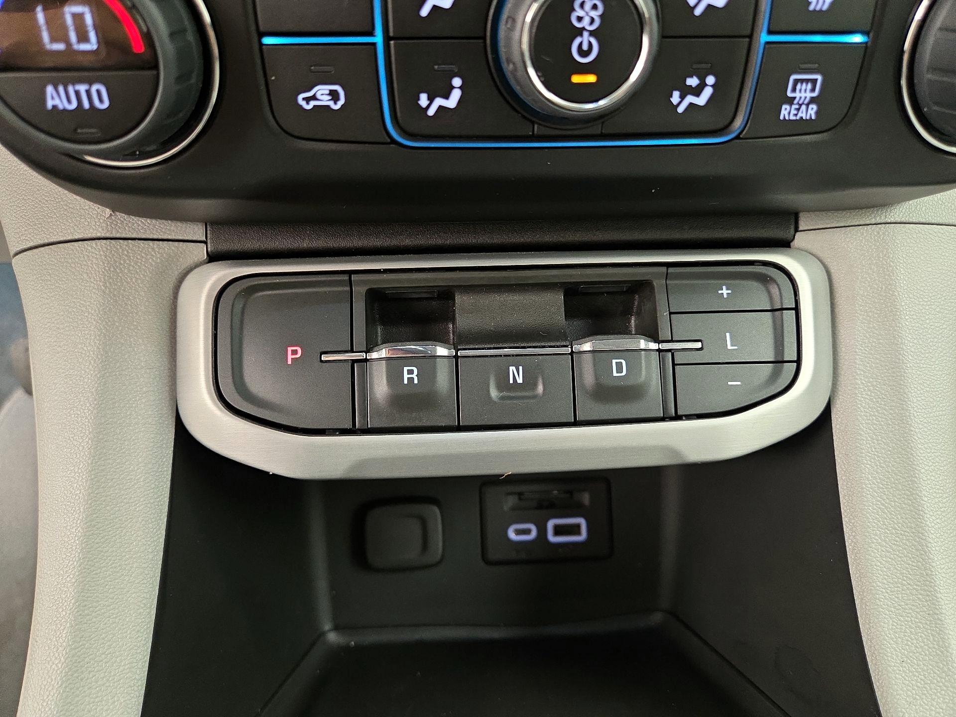 Thumbnail: 2023 GMC Acadia - 17
