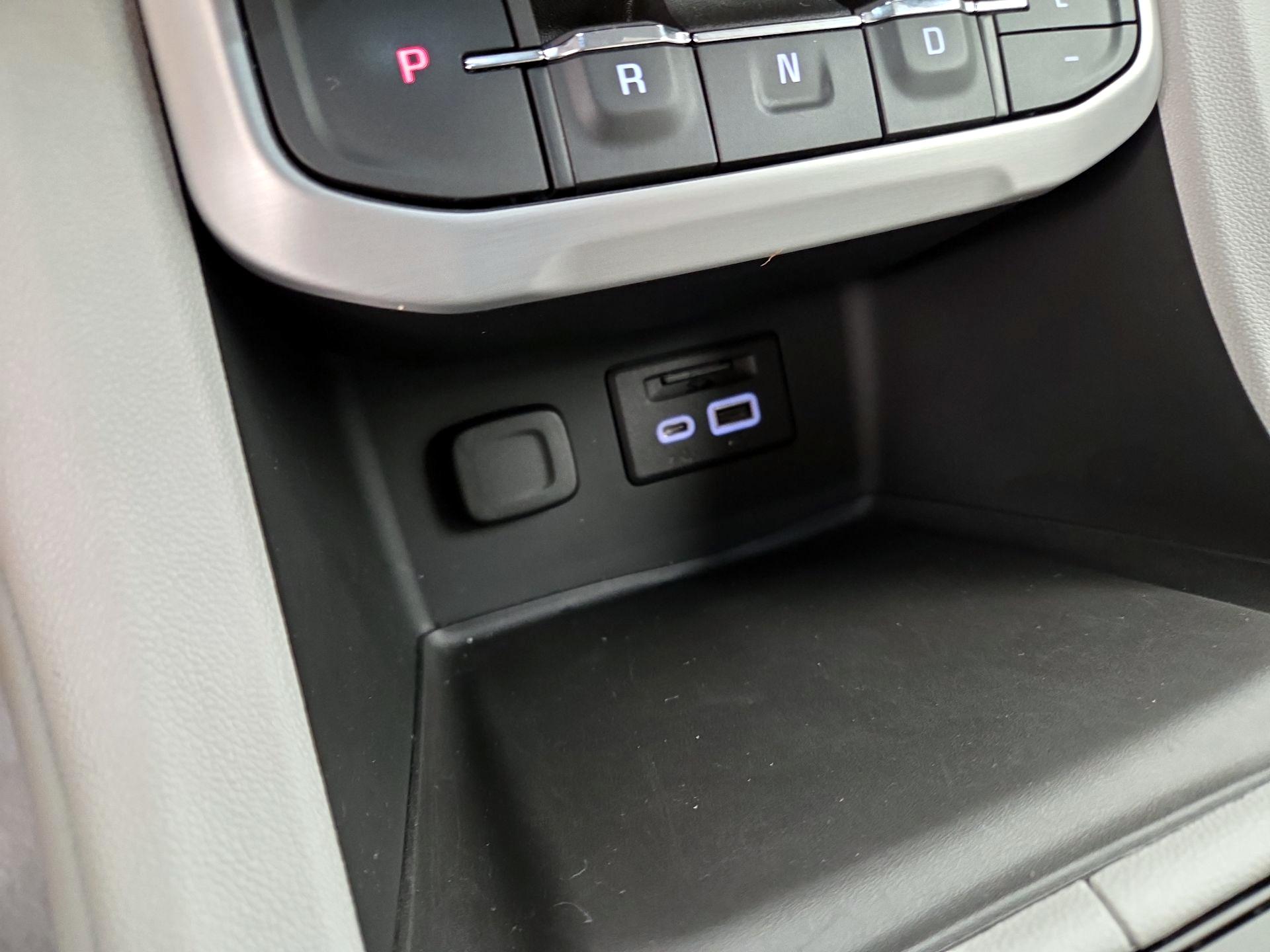 Thumbnail: 2023 GMC Acadia - 18