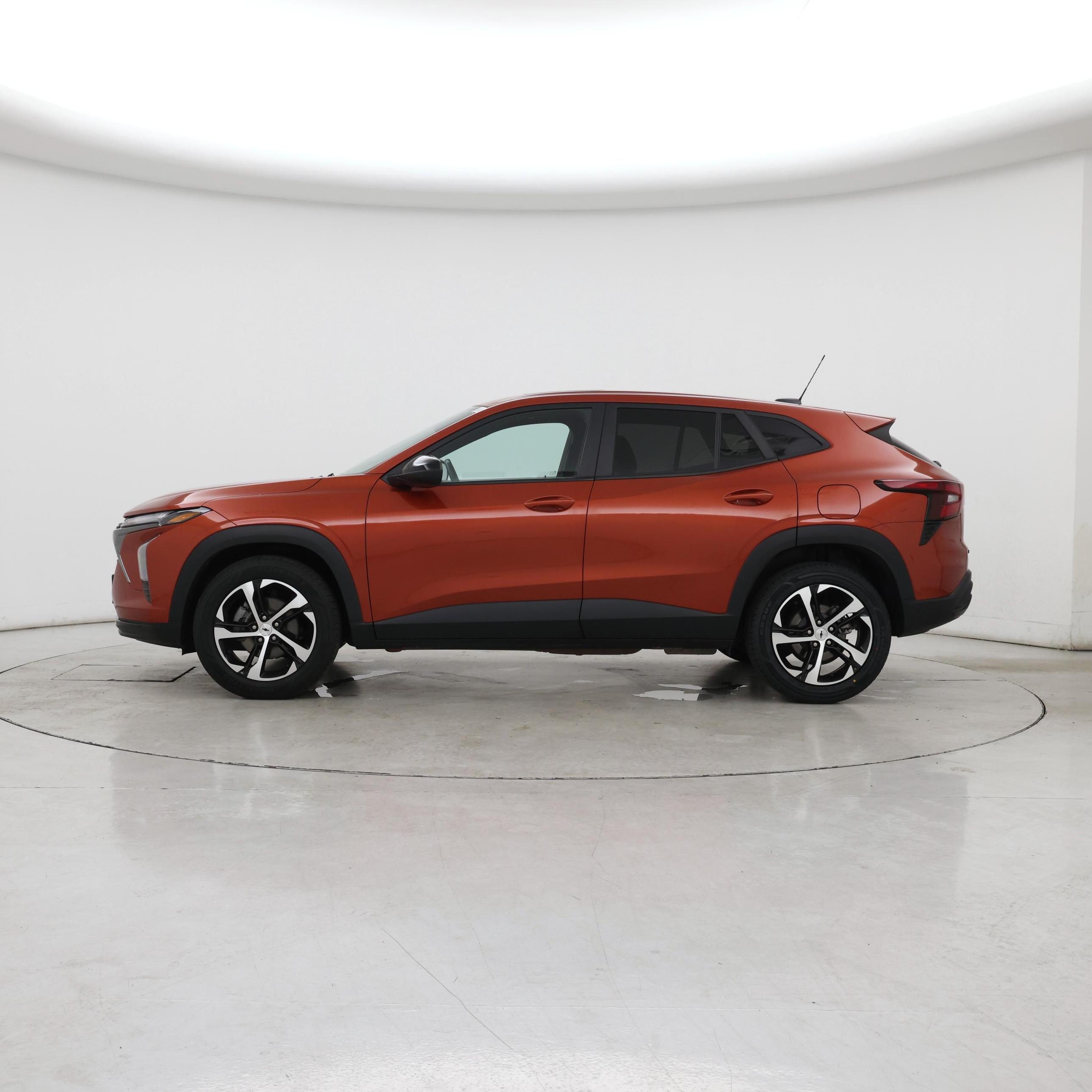 Thumbnail: 2024 Chevrolet Trax - 3