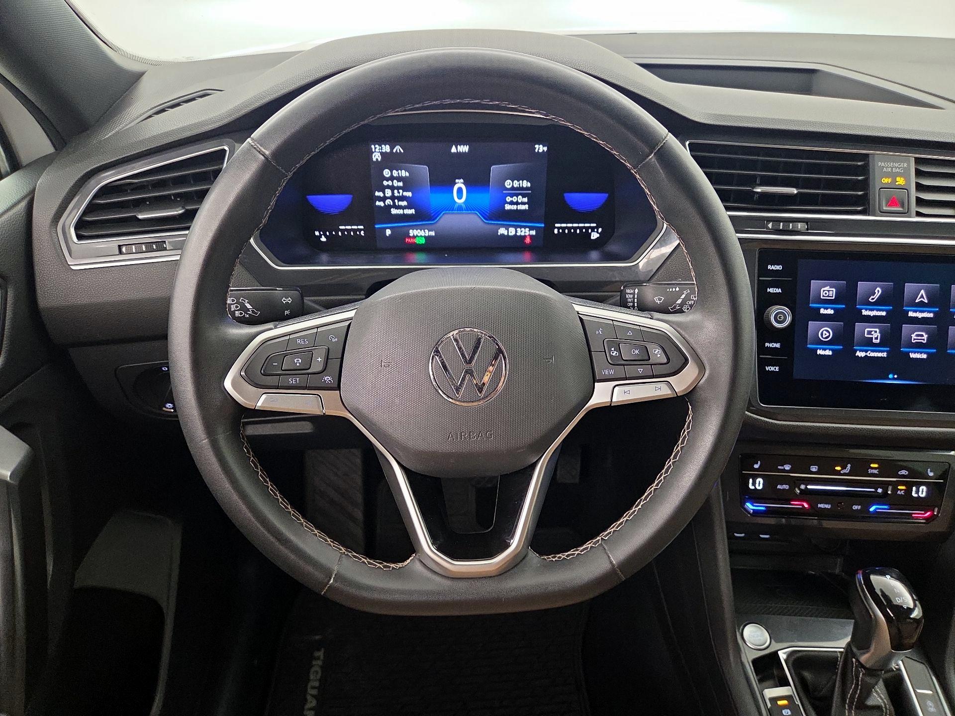 Thumbnail: 2022 Volkswagen Tiguan - 10