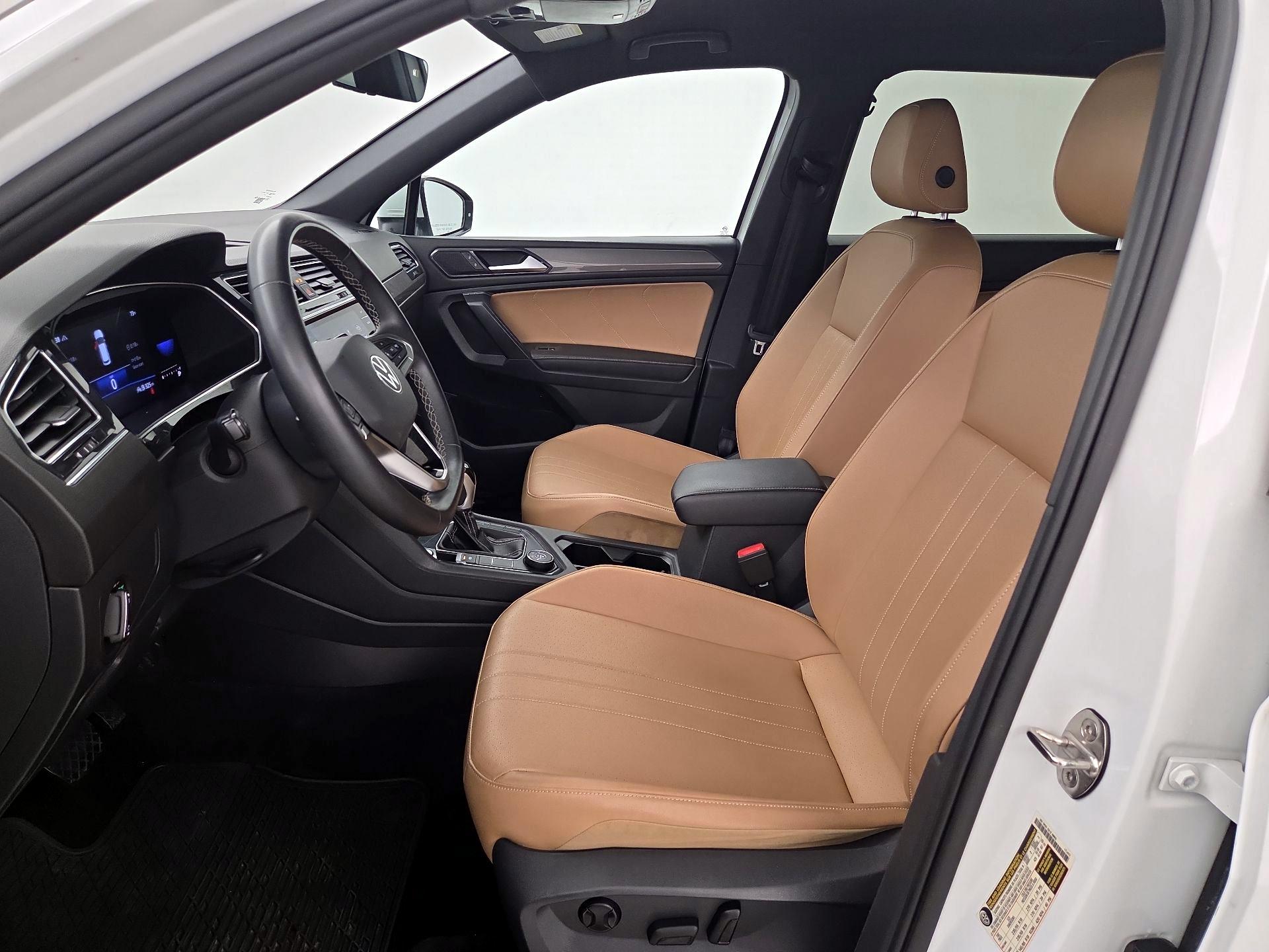 Thumbnail: 2022 Volkswagen Tiguan - 11