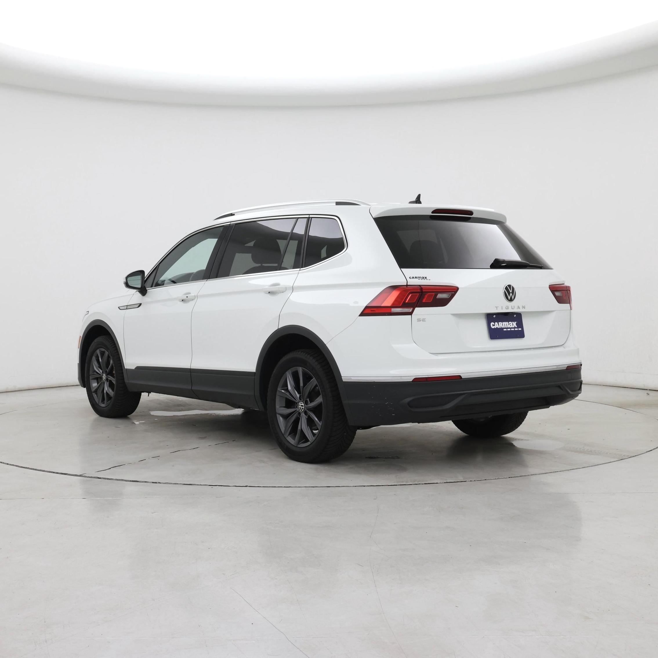 Thumbnail: 2022 Volkswagen Tiguan - 2