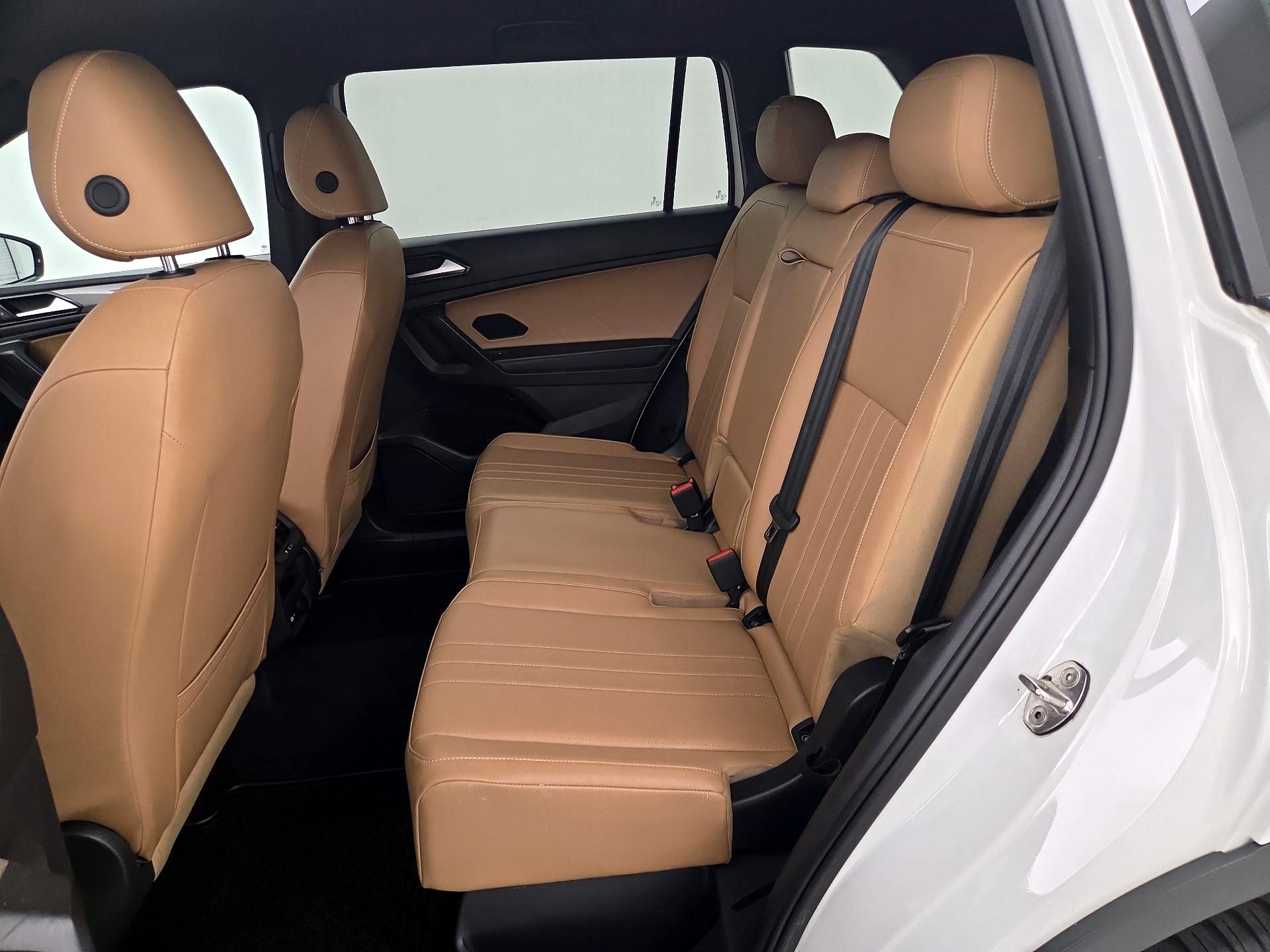 Thumbnail: 2022 Volkswagen Tiguan - 19