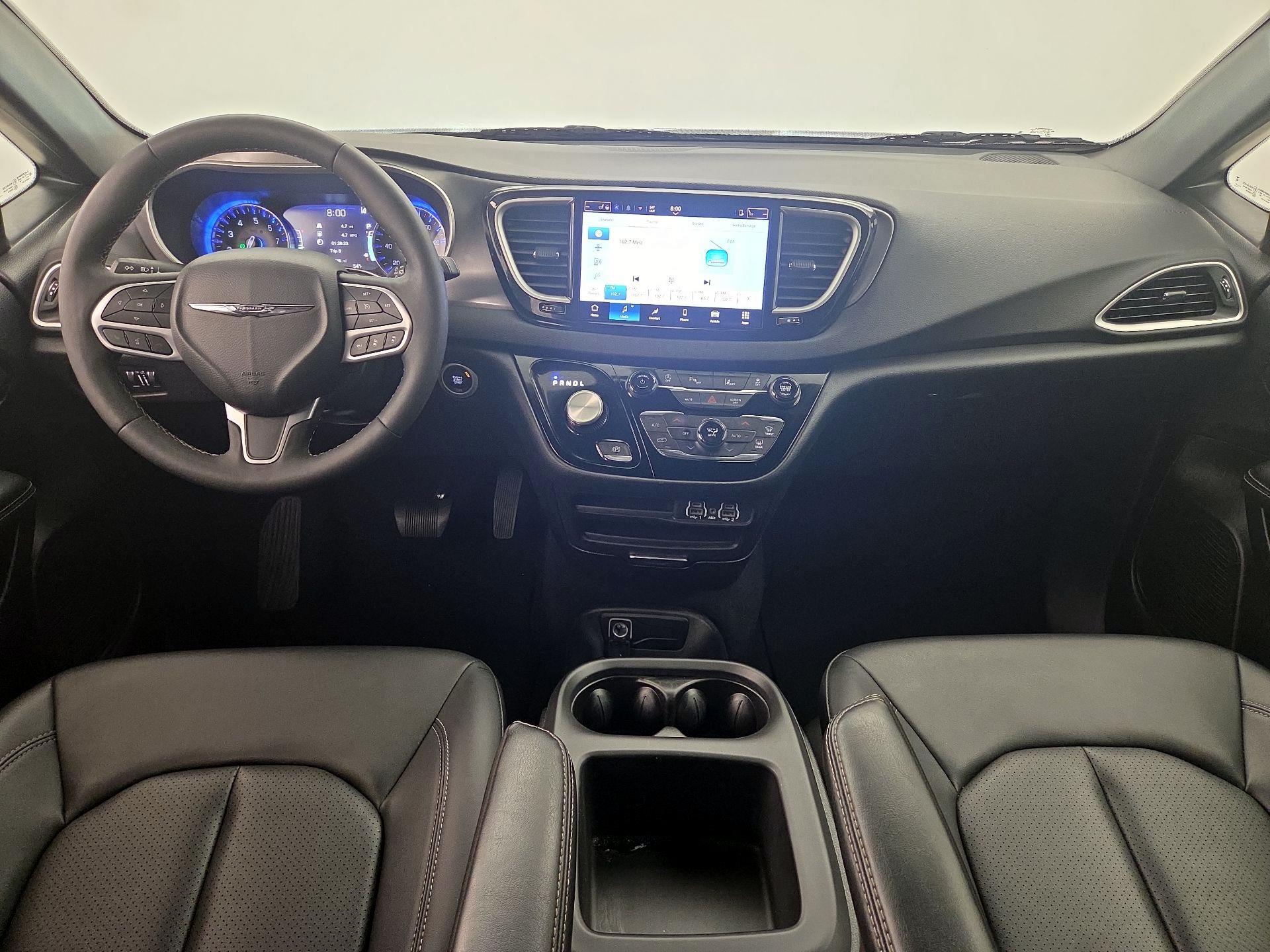 Thumbnail: 2025 Chrysler Pacifica - 9
