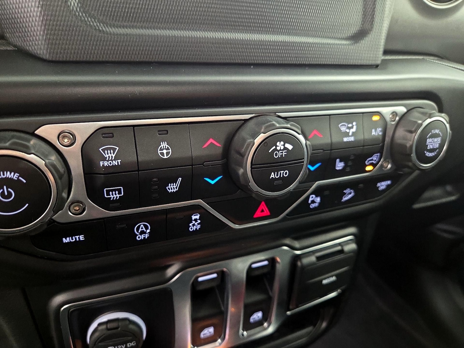 2021 Jeep Wrangler Sport S - Photo 17