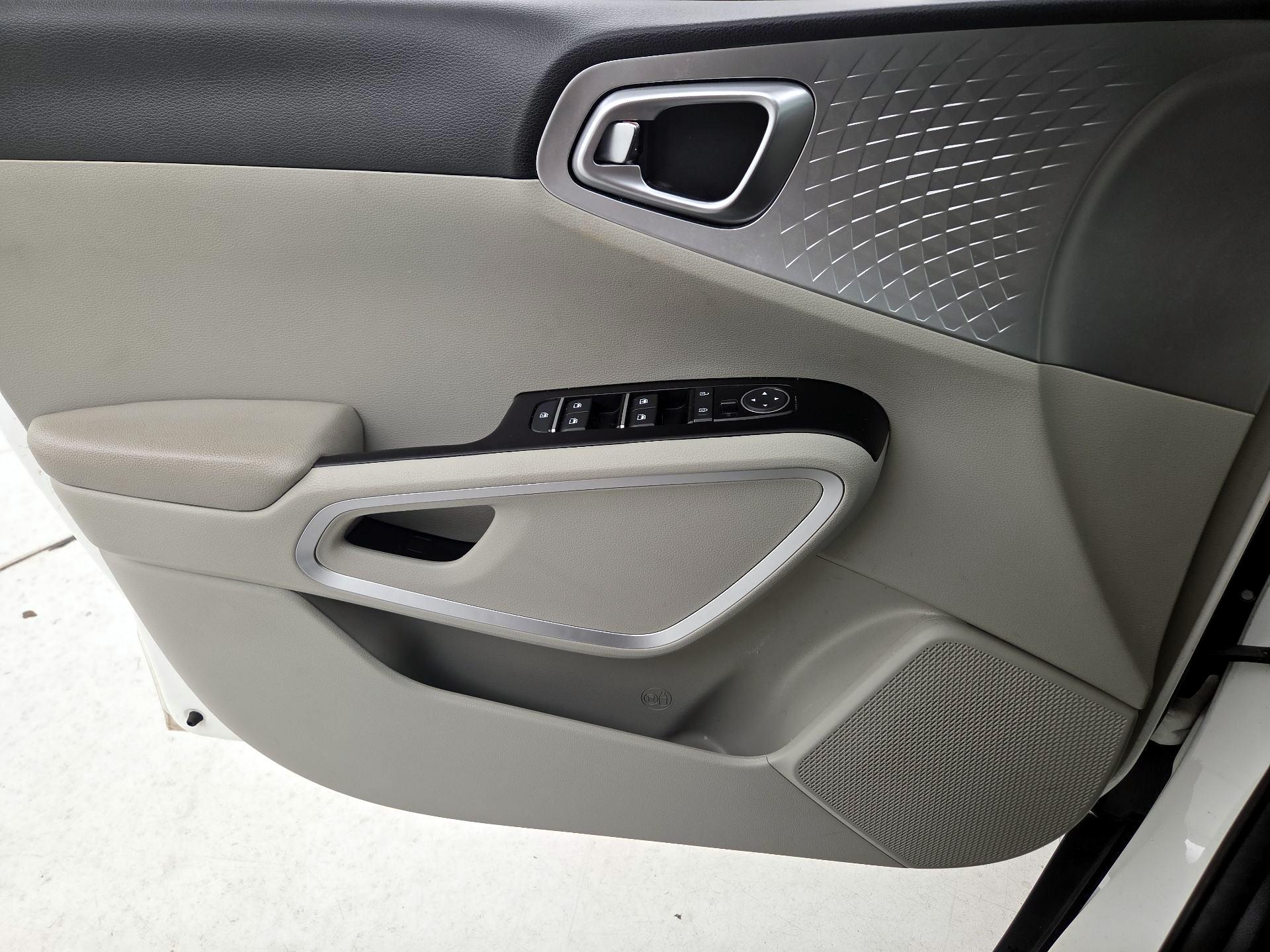 Thumbnail: 2023 Kia Soul - 12