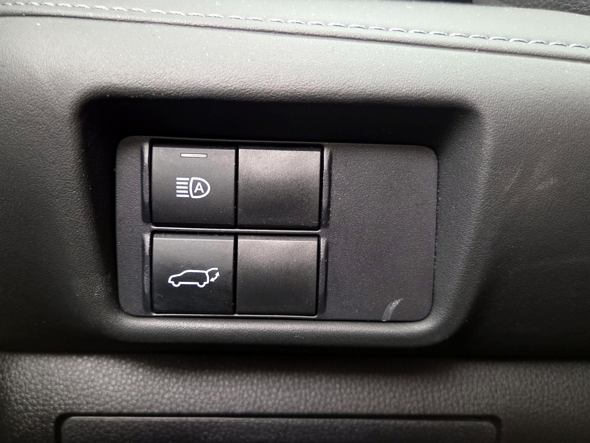 Thumbnail: 2021 Toyota Highlander - 11