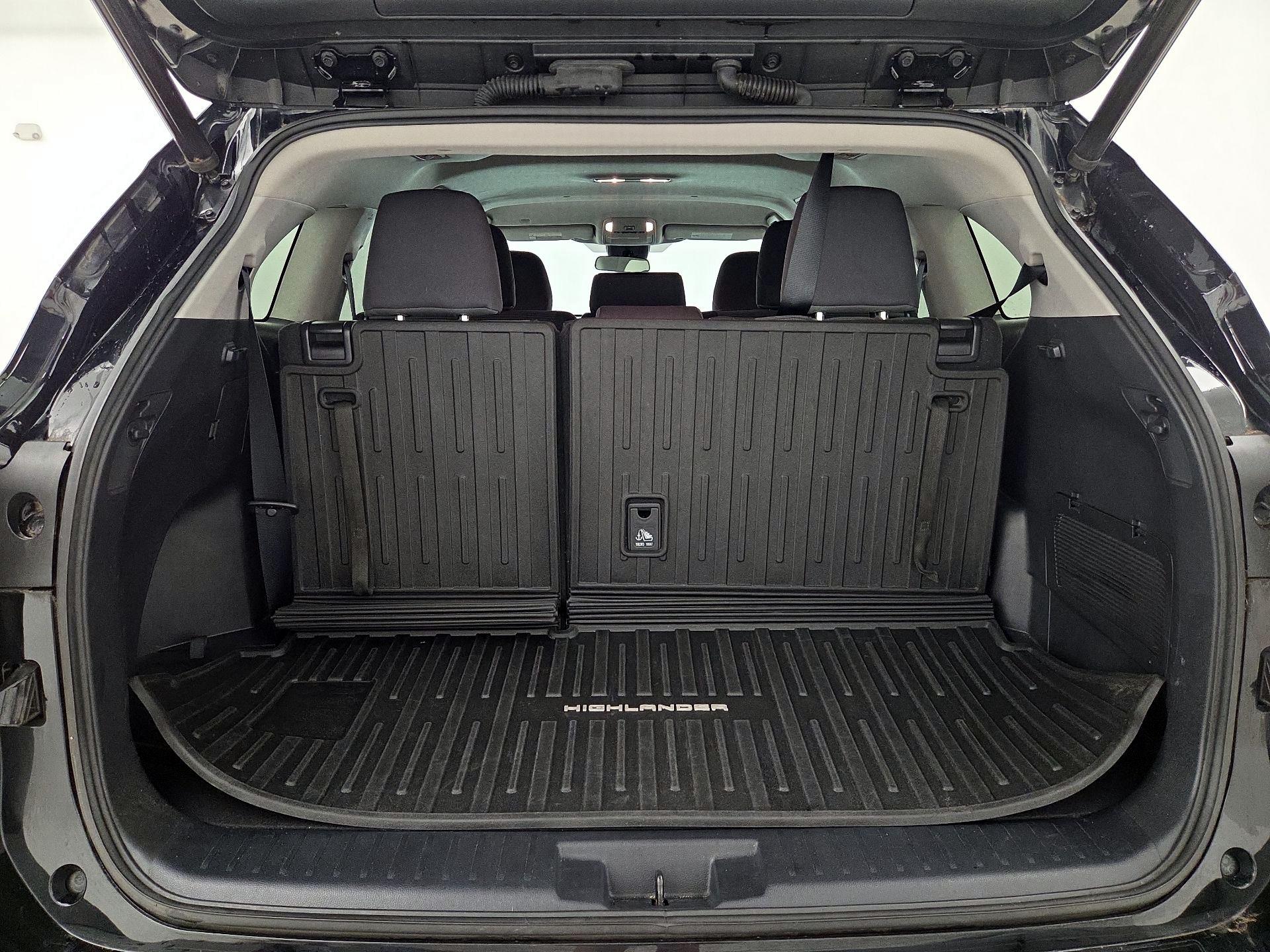 Thumbnail: 2021 Toyota Highlander - 19