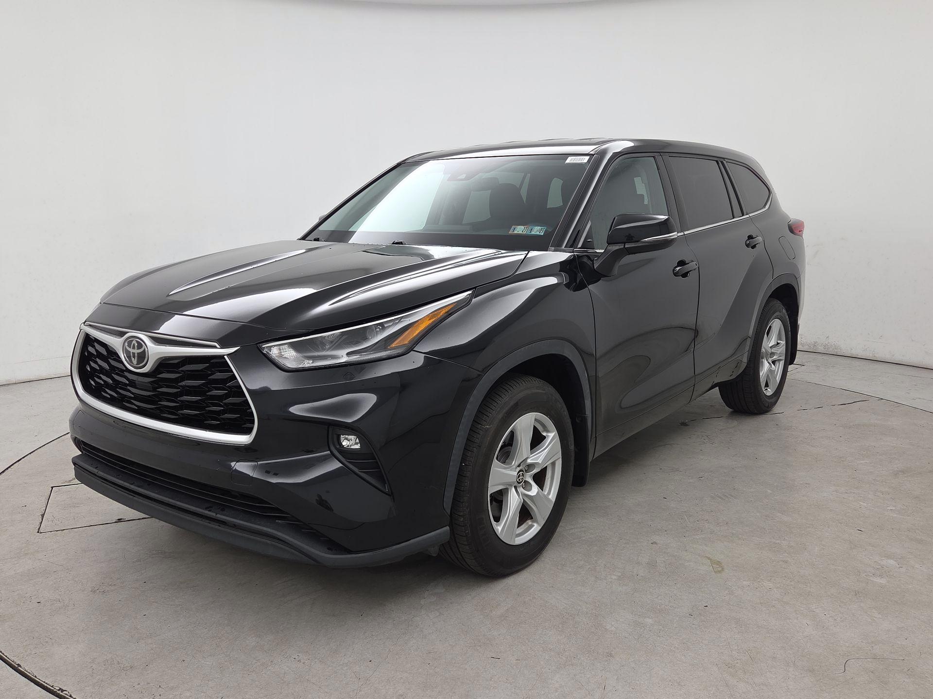 Thumbnail: 2021 Toyota Highlander - 3