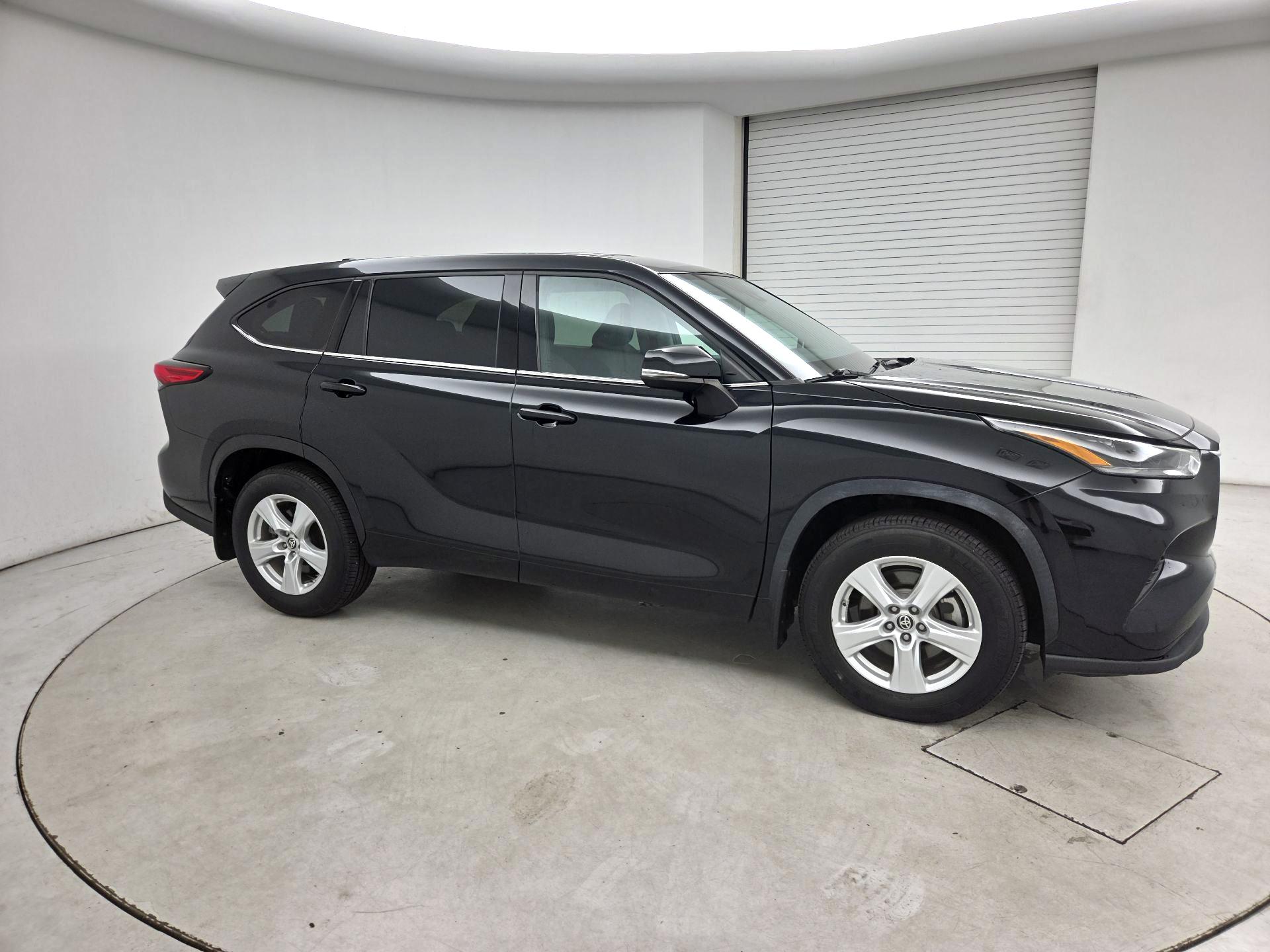 Thumbnail: 2021 Toyota Highlander - 4