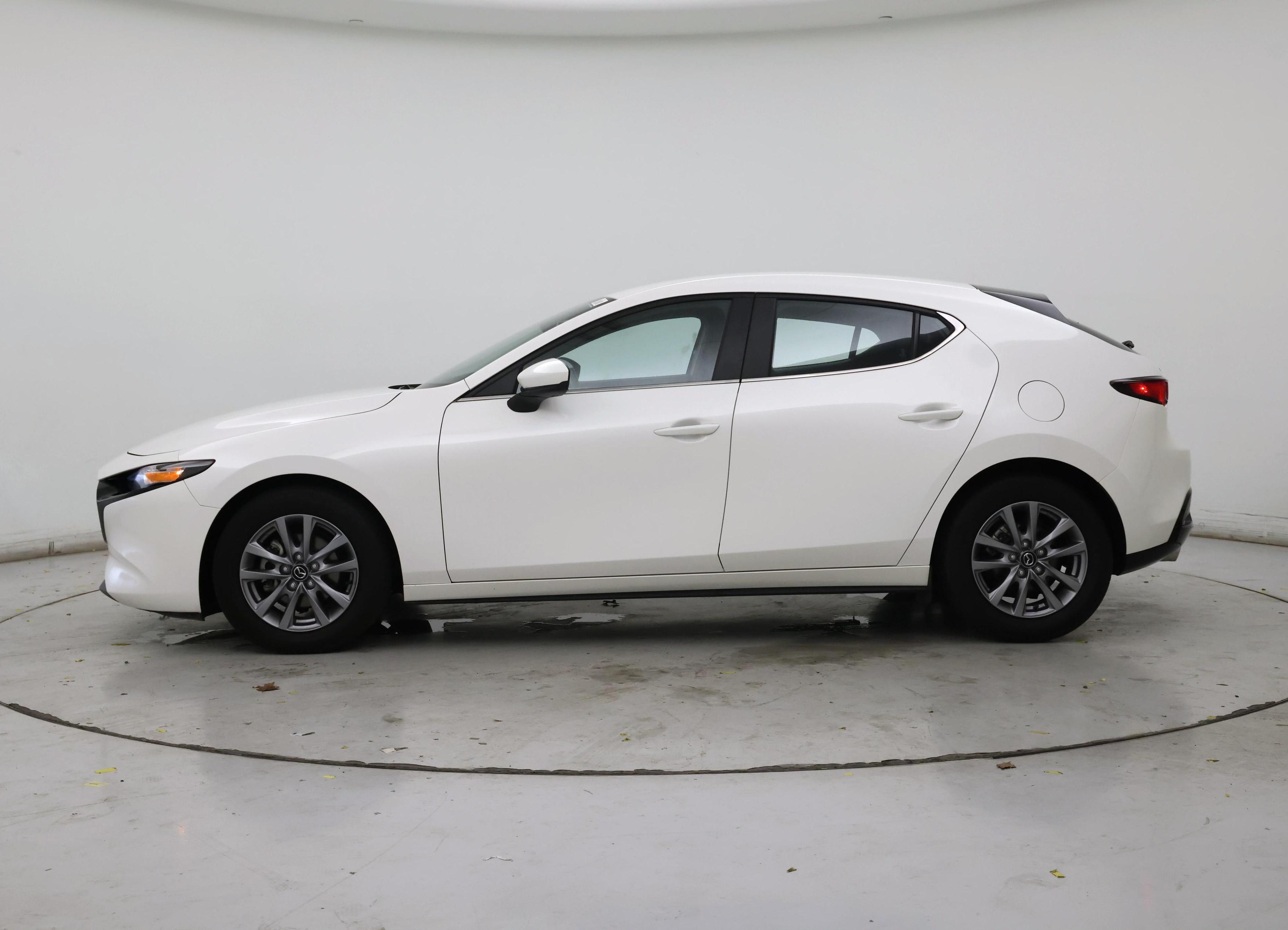 Thumbnail: 2022 Mazda Mazda3 - 3
