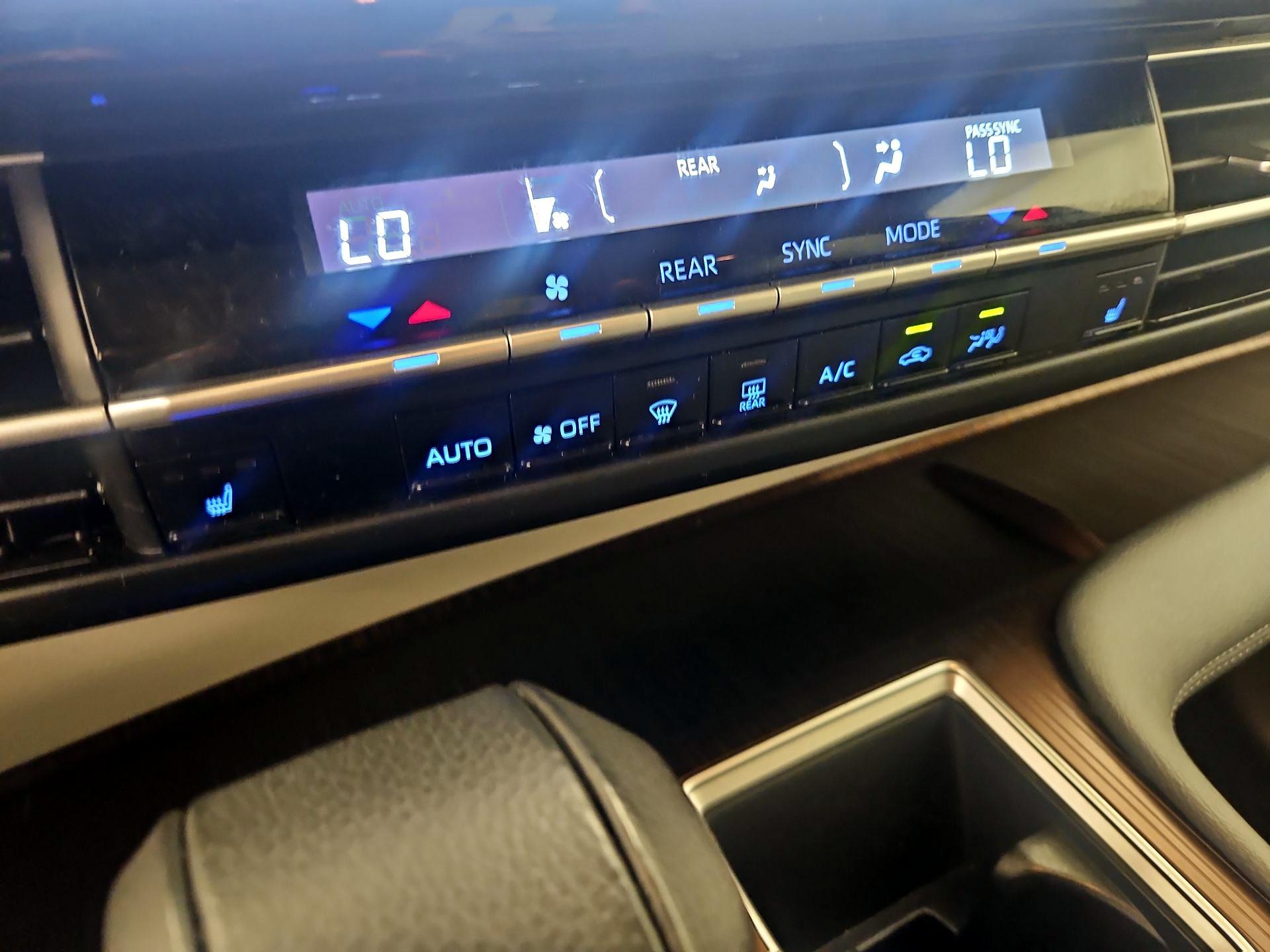 Thumbnail: 2024 Toyota Sienna - 16