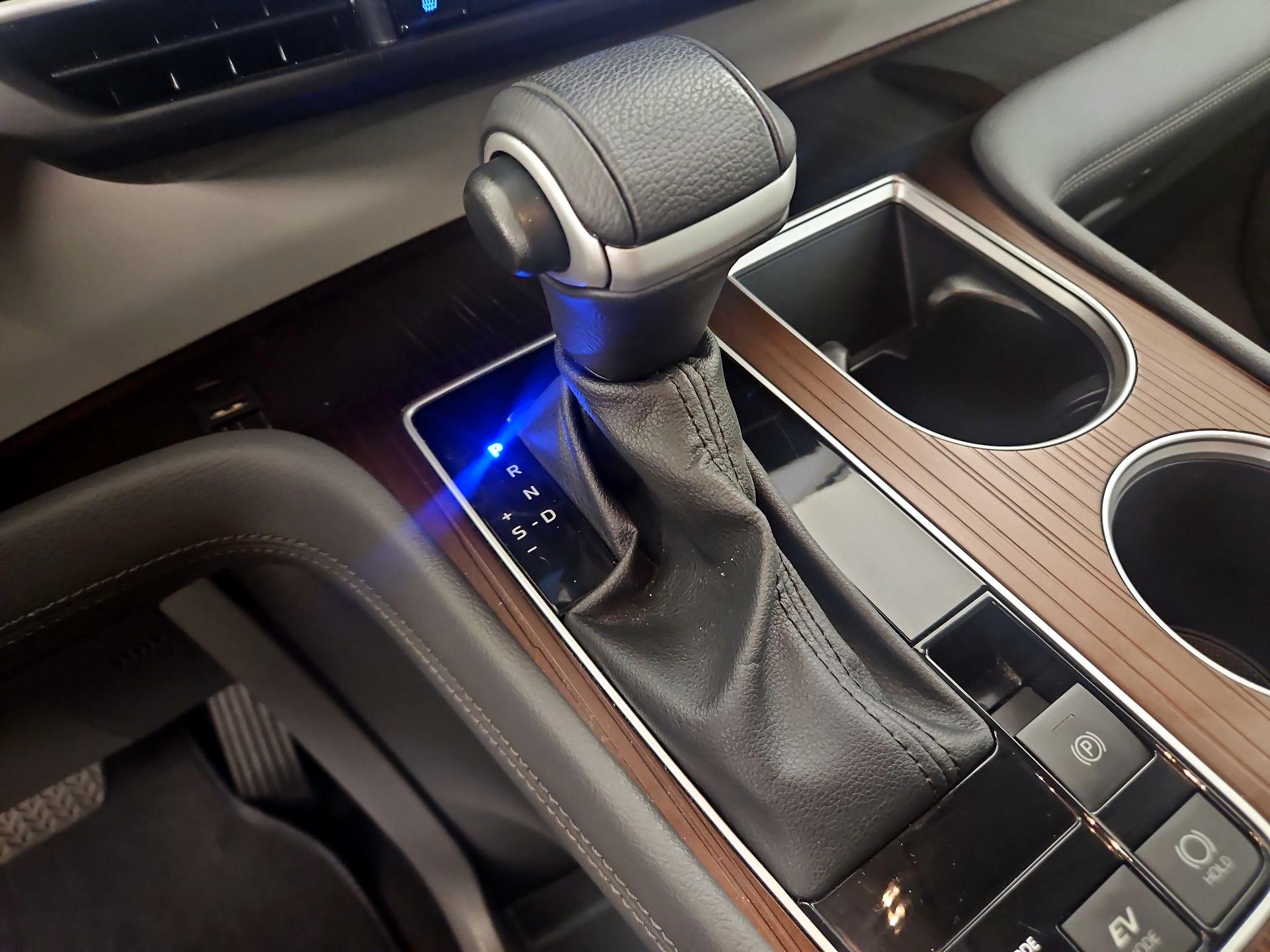 Thumbnail: 2024 Toyota Sienna - 17